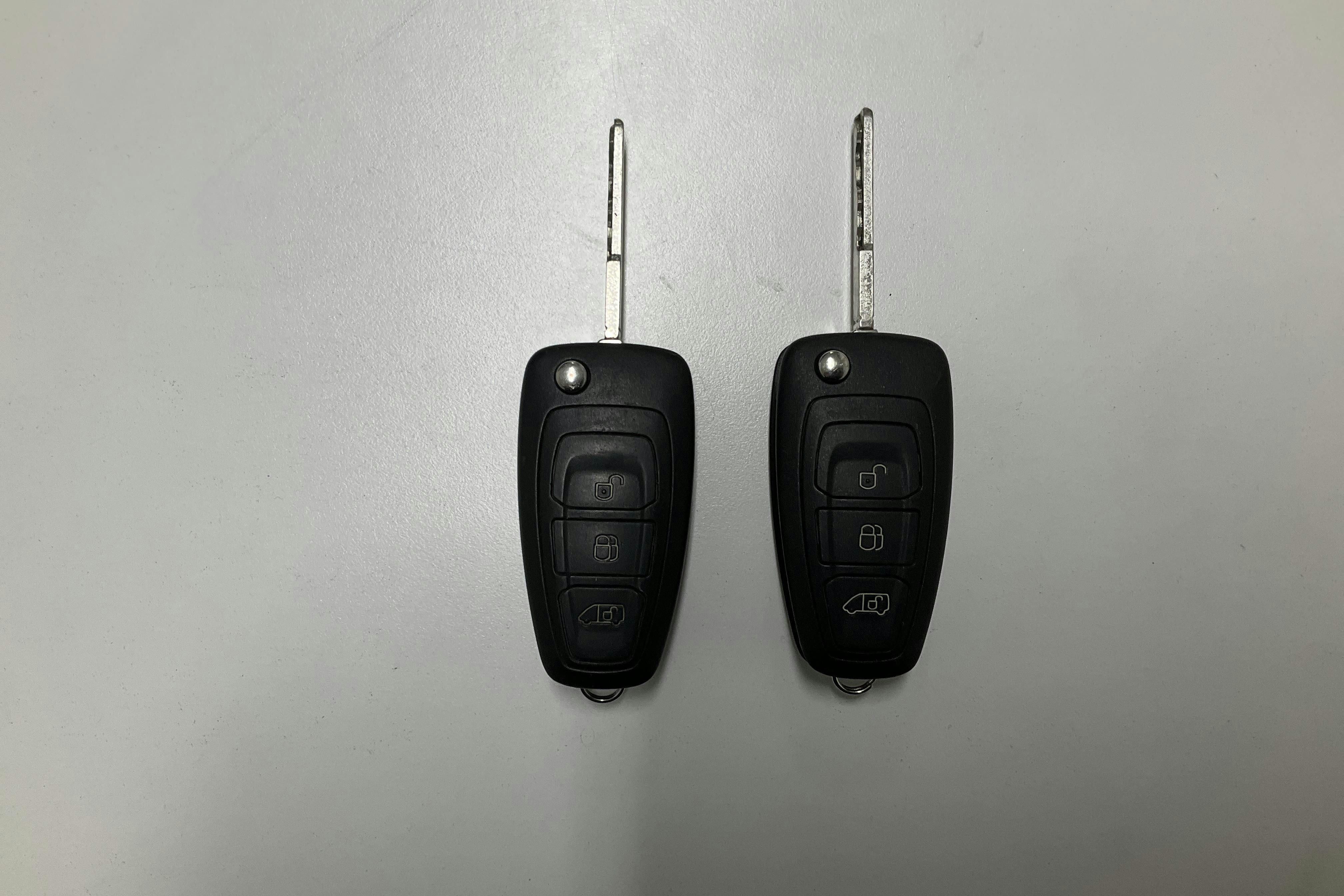 Presentationsfoto 14 av 14: Ford Transit Custom 300 MHEV (130hk) - 13 081 mil - Manuell - vit - 2021