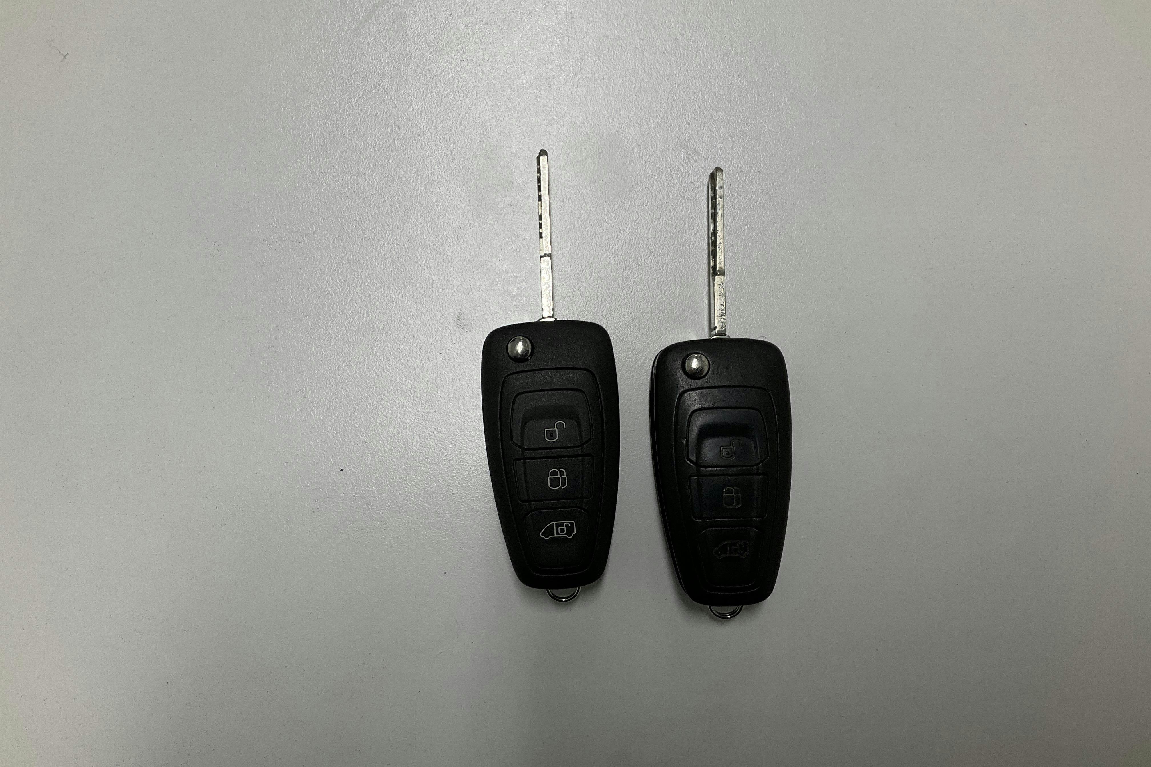 Presentation photo 14 of 14: Ford Transit Custom 300 MHEV (130hk) - 147 350 km - Manual - white - 2021