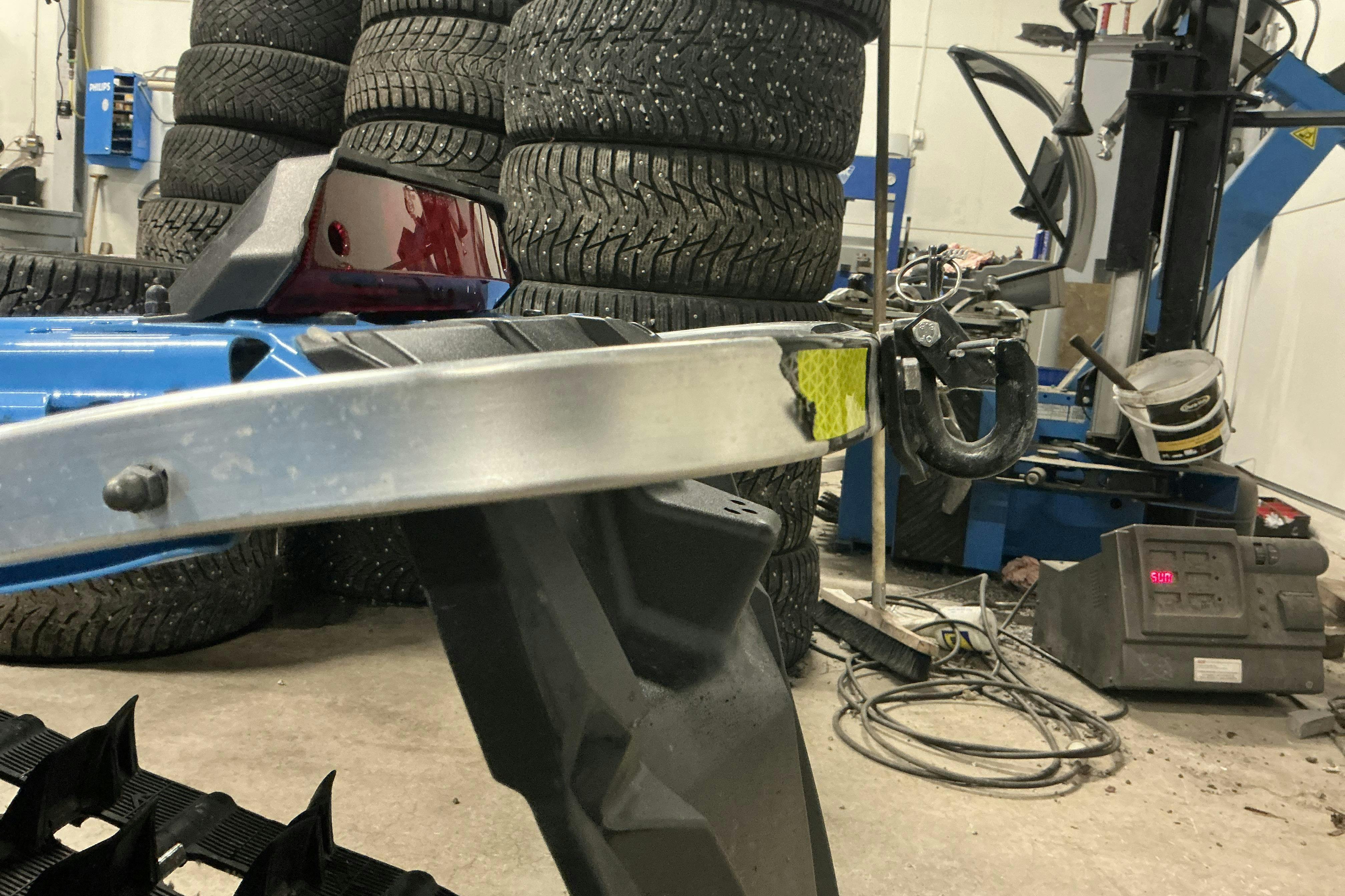 Presentationsfoto 12 av 12: POLARIS SKS 850 146" Snöskoter - 399 mil - Automat - Light Blue - 2019