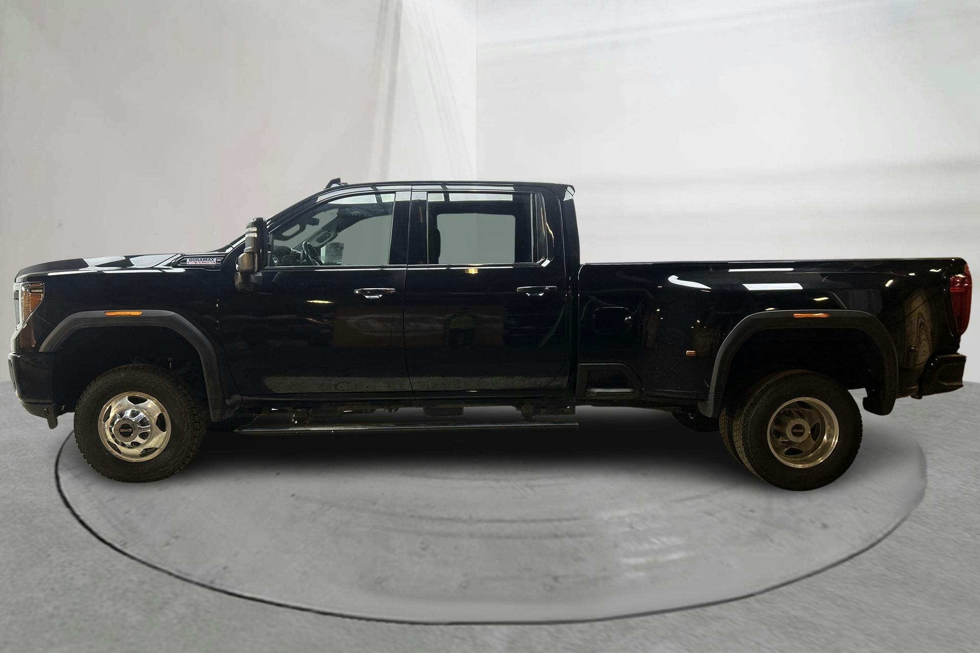 Presentationsfoto 2 av 17: GMC SIERRA 3500HD DENALI - 39 350 km - Automat - svart - 2022