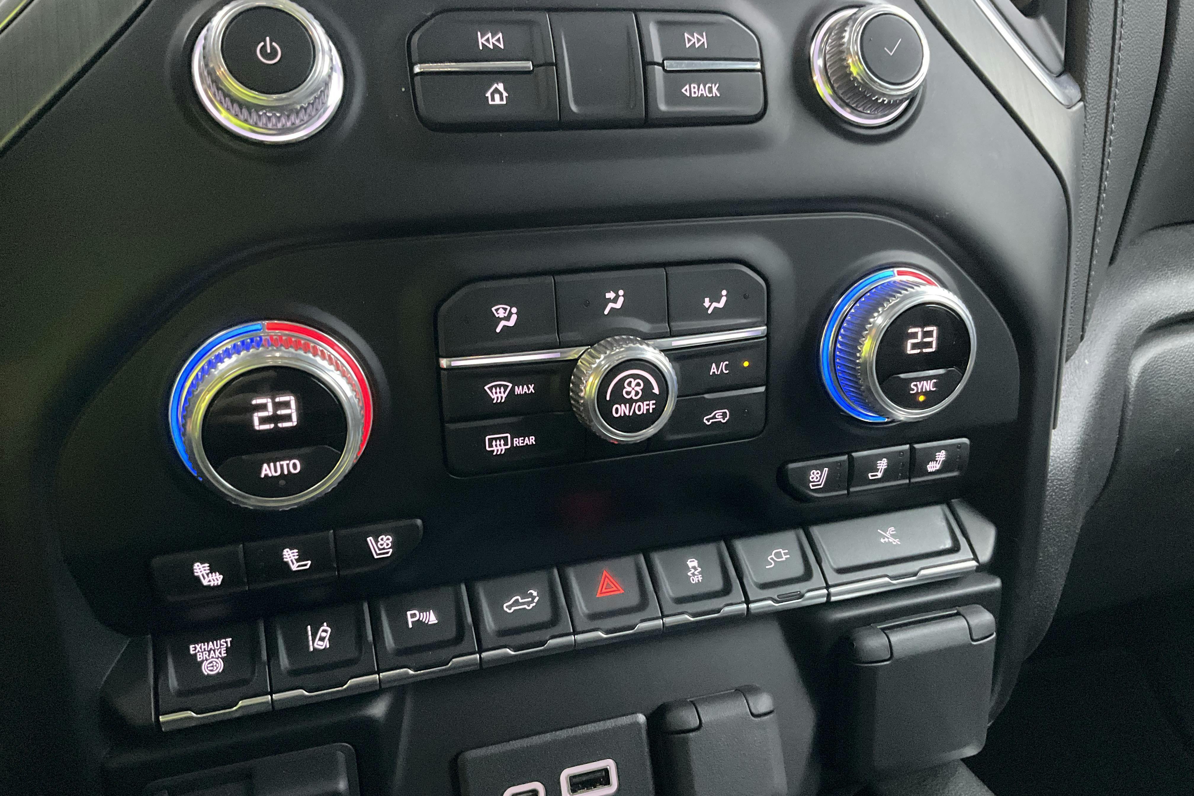 Presentationsfoto 17 av 17: GMC SIERRA 3500HD DENALI - 39 350 km - Automat - svart - 2022