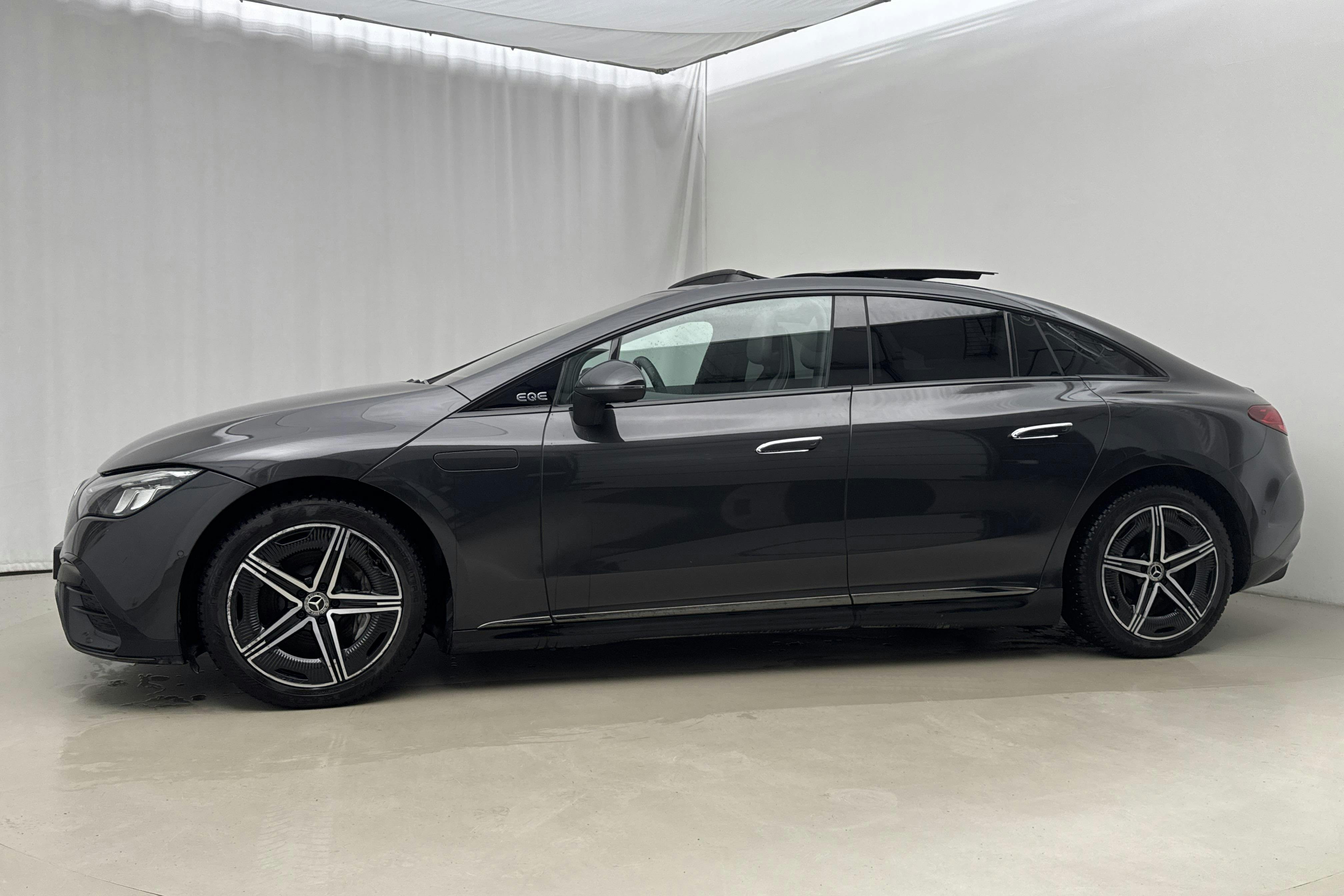 Presentation photo 2 of 24: Mercedes EQE 350+ V295 (292hk) - 72 590 km - Automatic - gray - 2022