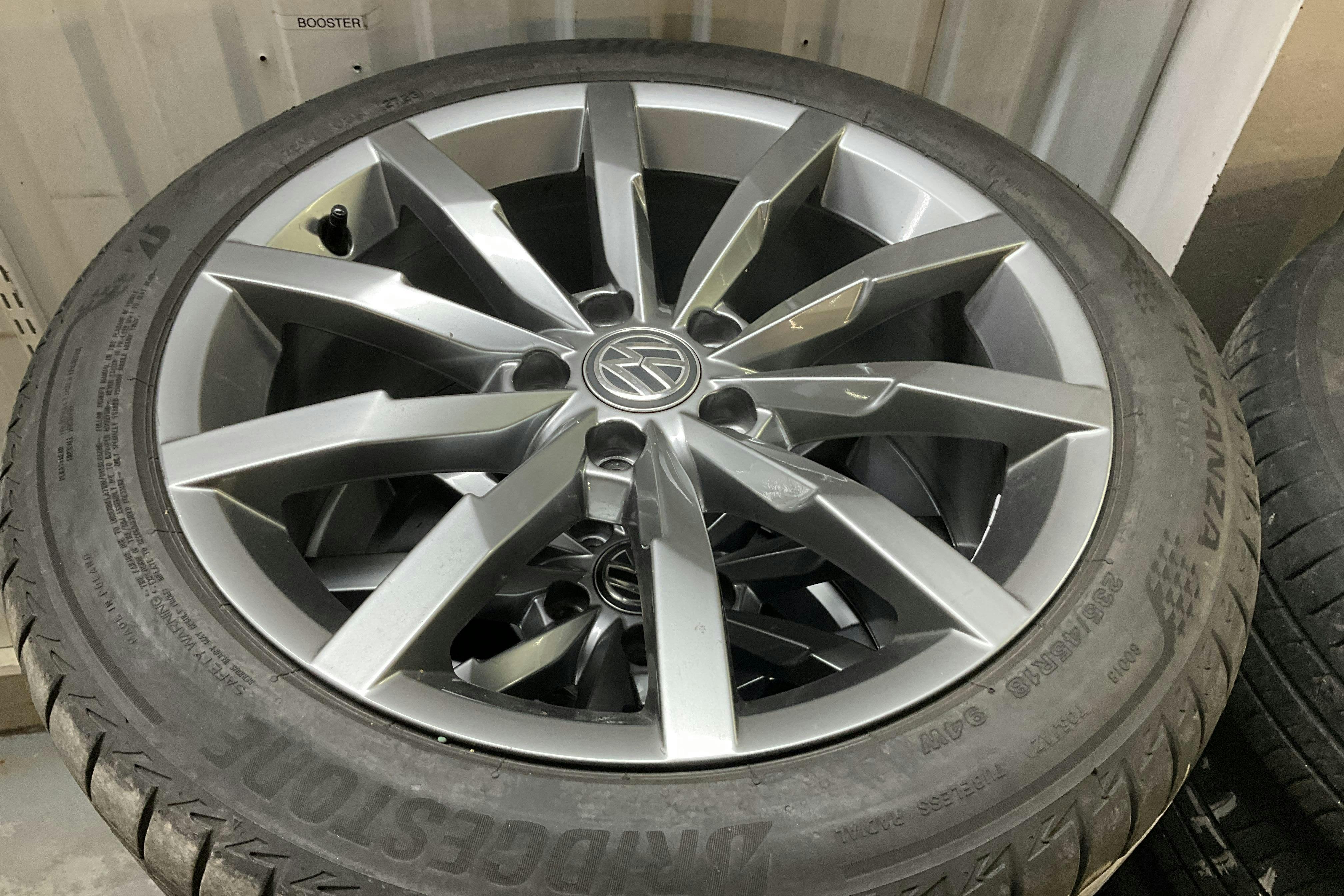 Presentationsfoto 13 av 13: VW Passat 2.0 TDI Sportscombi 4MOTION (190hk) - 11 160 mil - Automat - vit - 2018