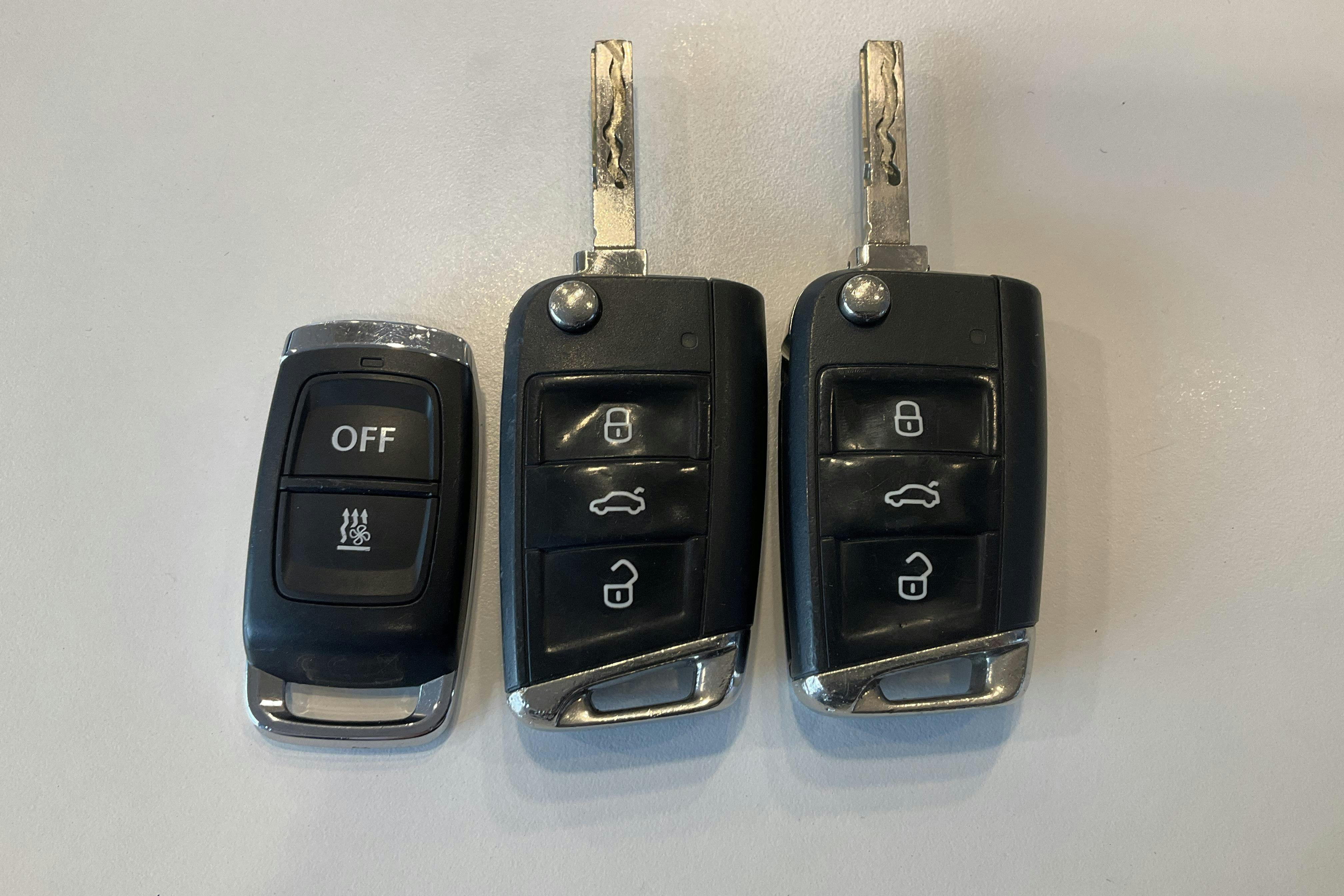 Presentation photo 15 of 15: VW T-Roc 1.0 TSI (115hk) - 93 750 km - Manual - black - 2020