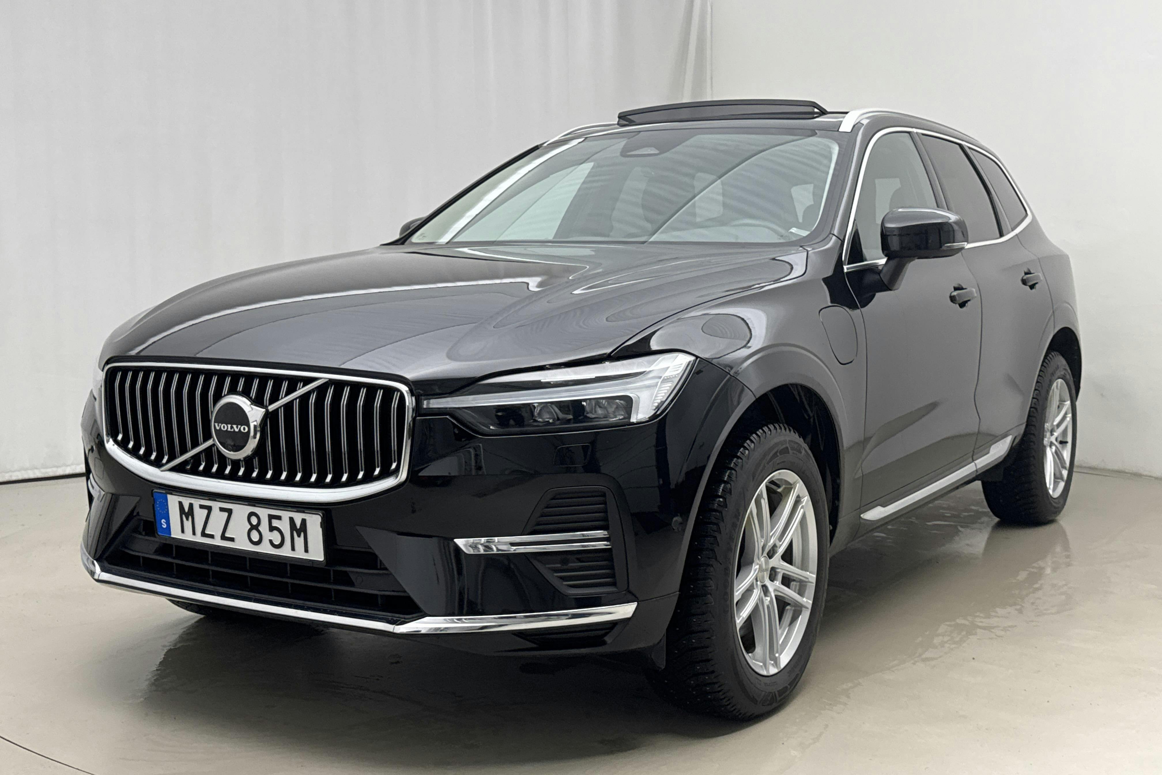 Presentation photo 1 of 25: Volvo XC60 T6 AWD Recharge (350hk) - 63 850 km - Automatic - black - 2023