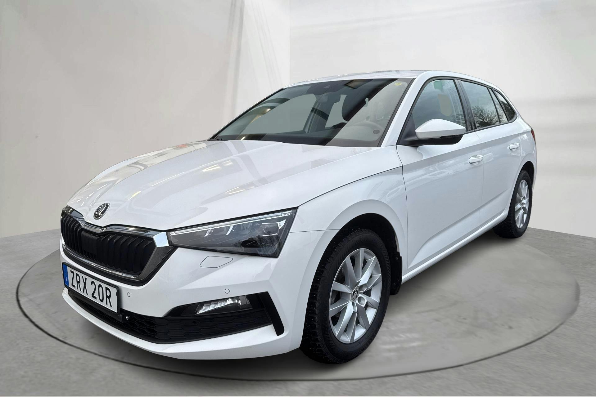 Presentation photo 1 of 17: Skoda Scala 1.0 G-Tec TSI (90hk) - 60 210 km - Manual - white - 2022