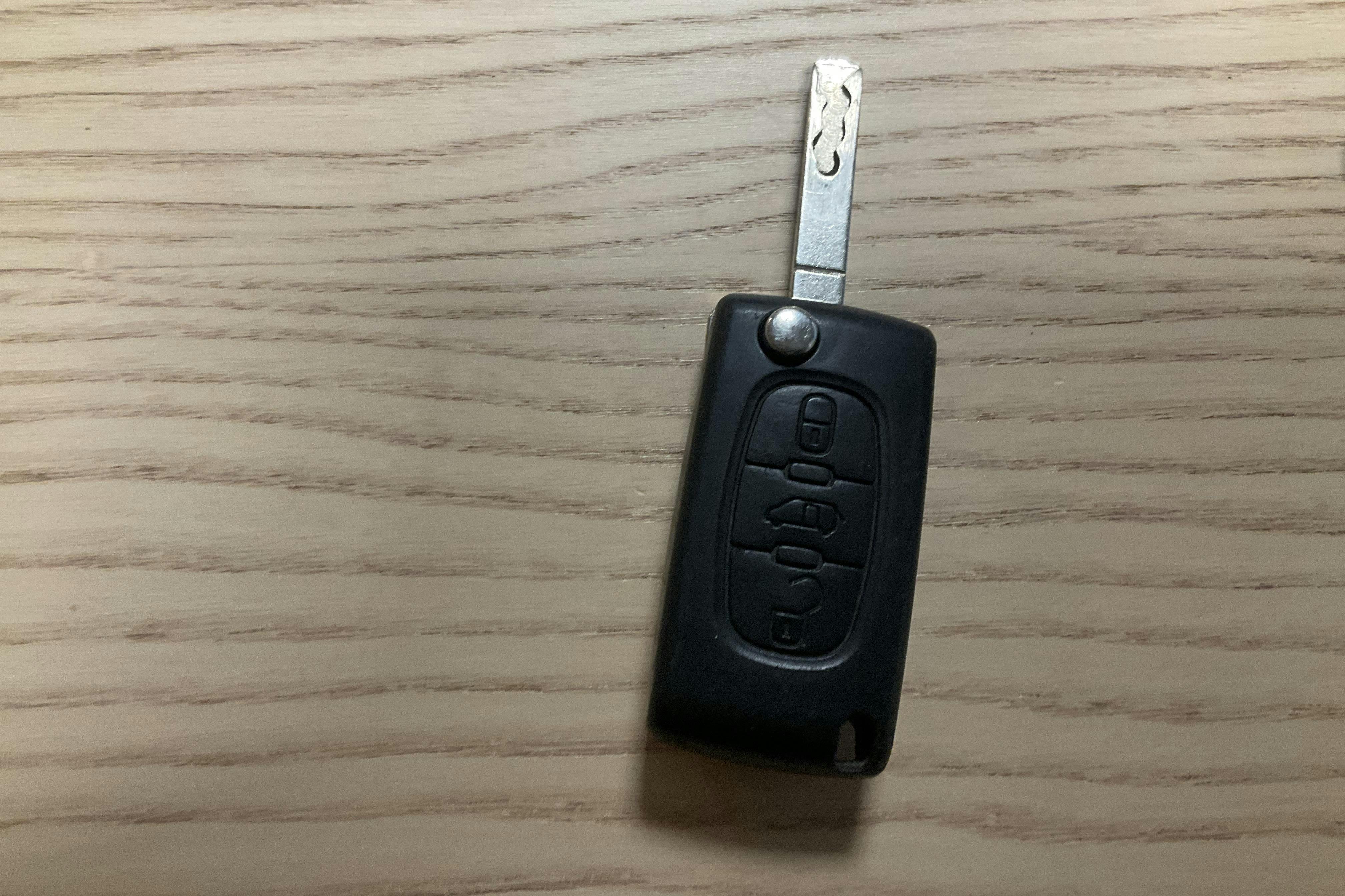 Presentation photo 12 of 12: Peugeot Partner 1.6 HDI Skåp (75hk) - 127 850 km - Manual - white - 2017