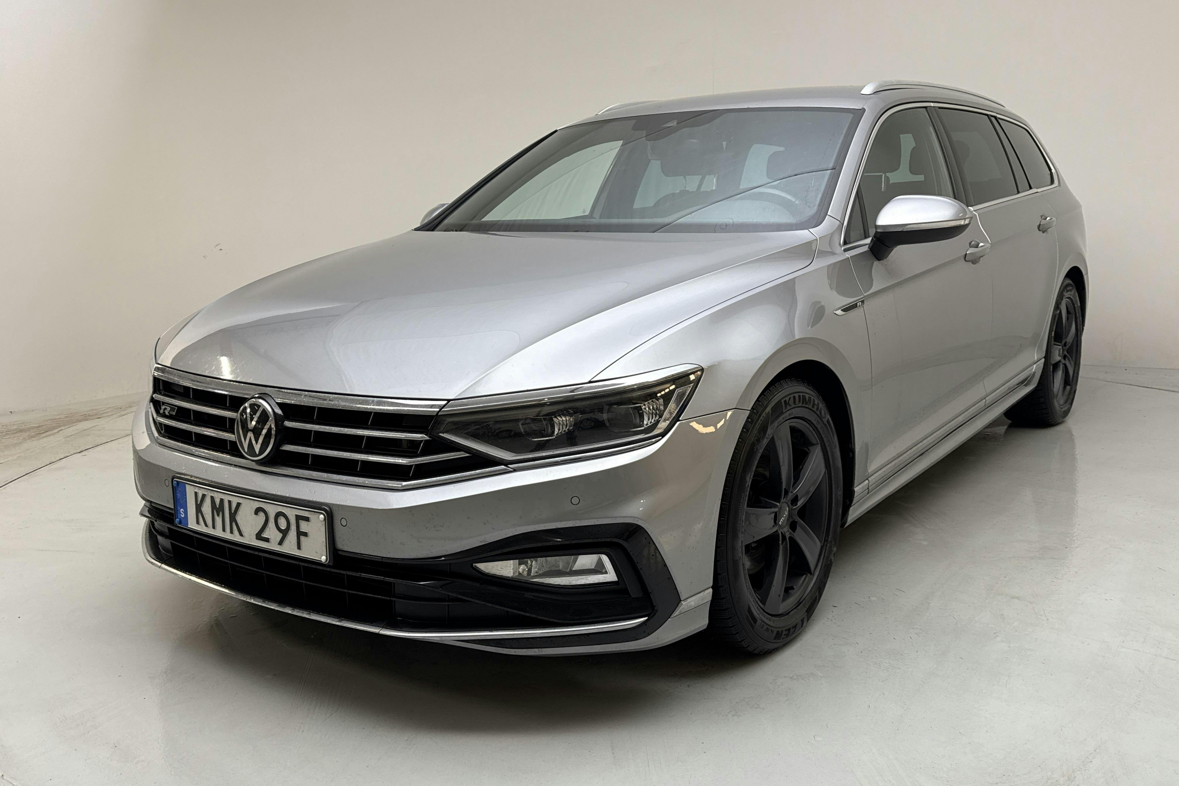 Esitlusfoto 1 aadressil 17: VW Passat 2.0 TDI Sportscombi 4Motion (200hk) - 152 710 km - Automaatne - hõbe - 2021