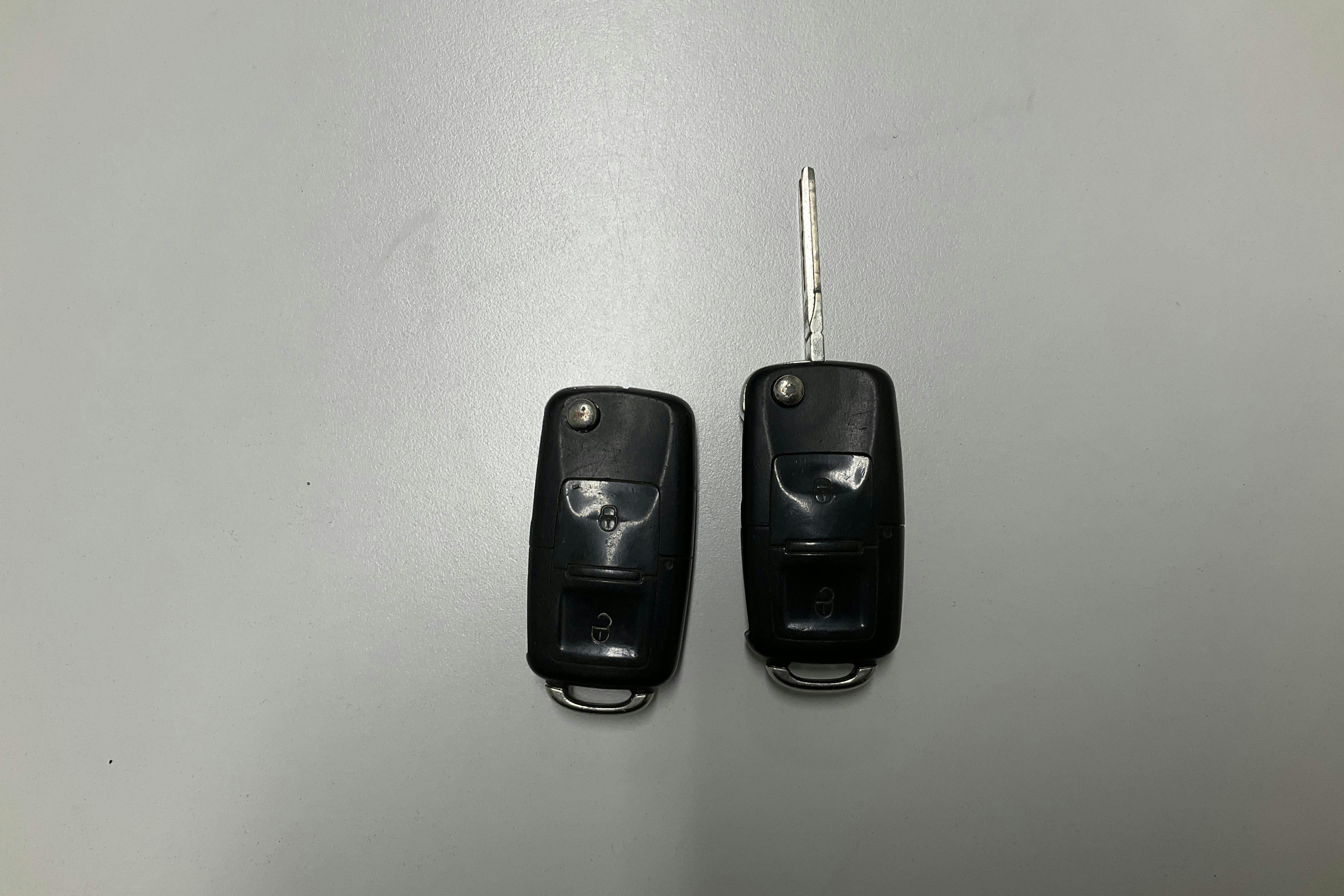 Presentationsfoto 13 av 13: VW Transporter T5 2.5 TDI Pickup 4-motion (130hk) - 15 445 mil - Manuell - röd - 2009