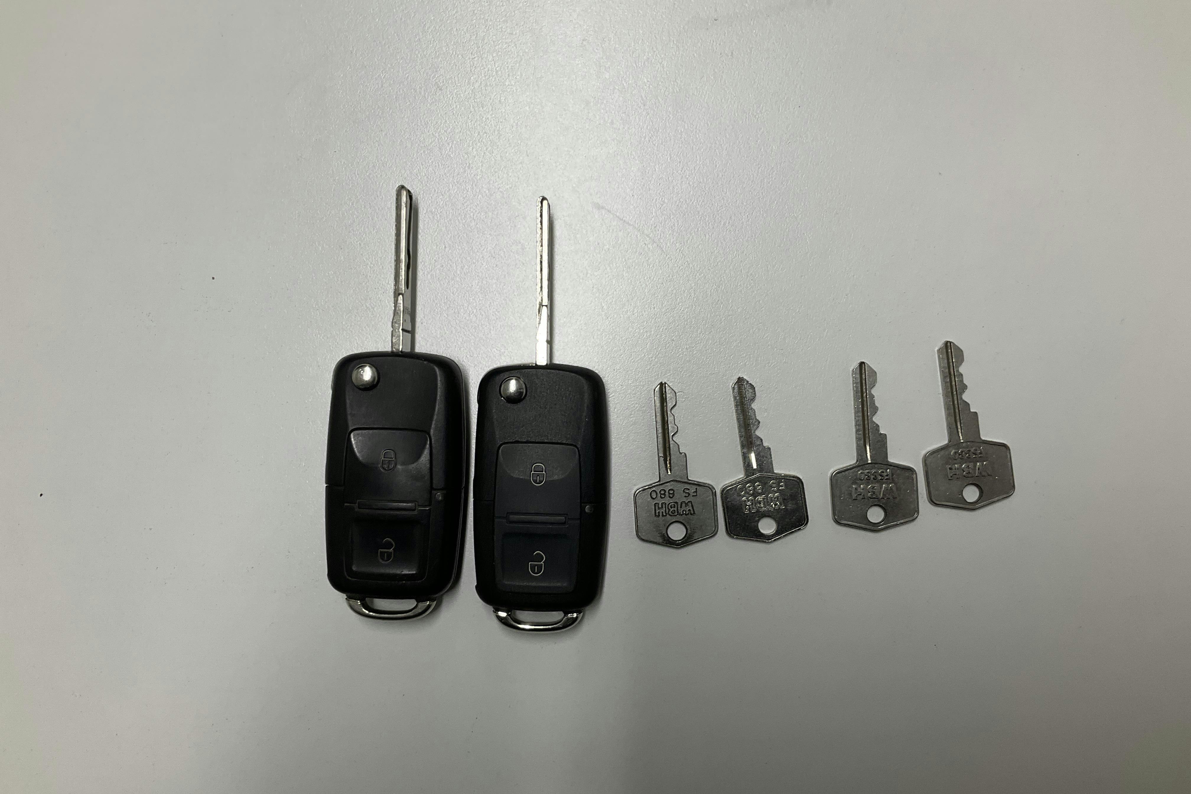 Presentationsfoto 14 av 14: VW Transporter T5 2.5 TDI Pickup 4-motion (130hk) - 13 564 mil - Manuell - röd - 2009