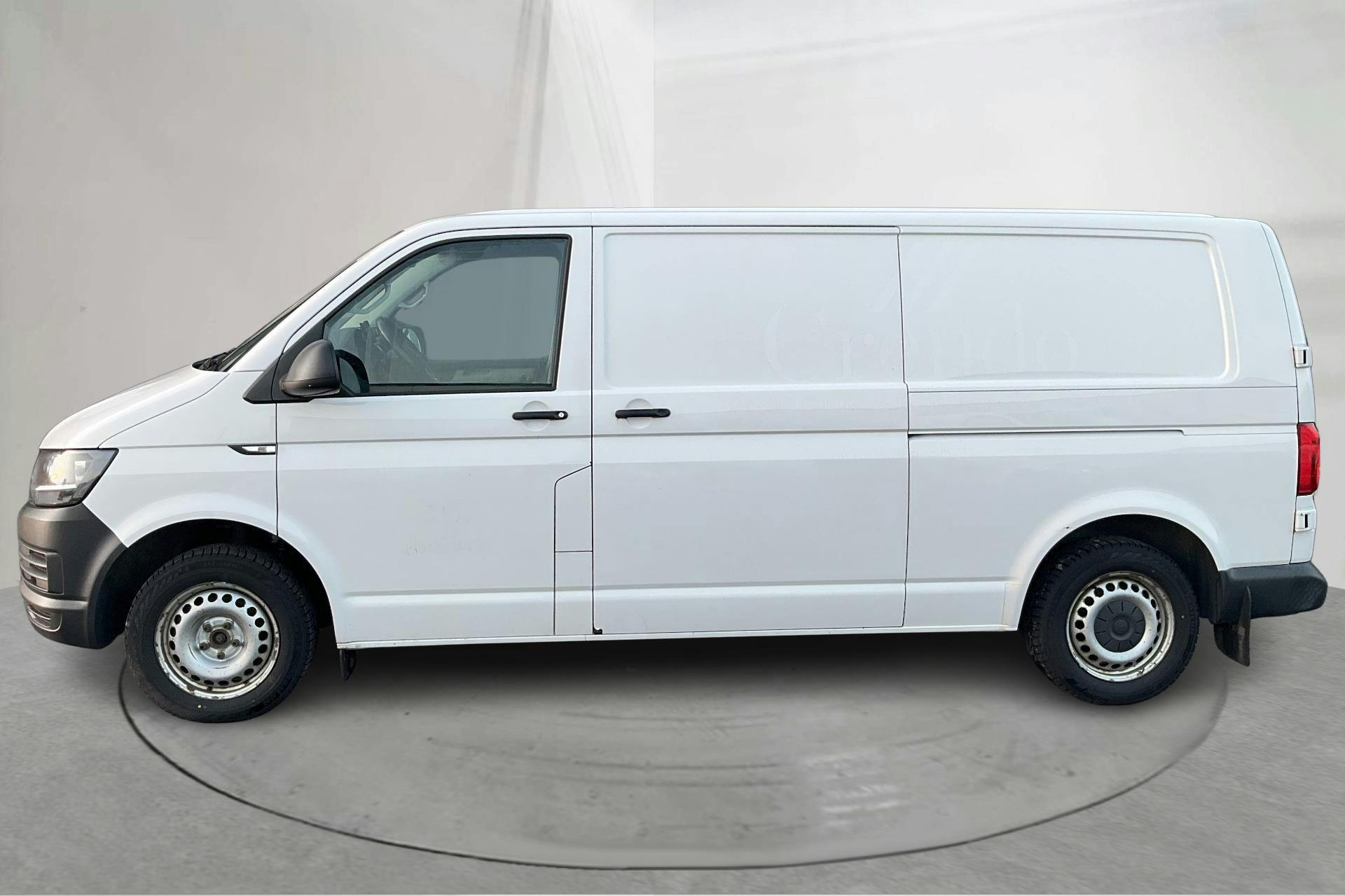 Präsentationsfoto 2 von 15: VW Transporter T6 2.0 TDI BMT Skåp (102hk) - 179 230 Kilometer - Handbuch - Weiß - 2016