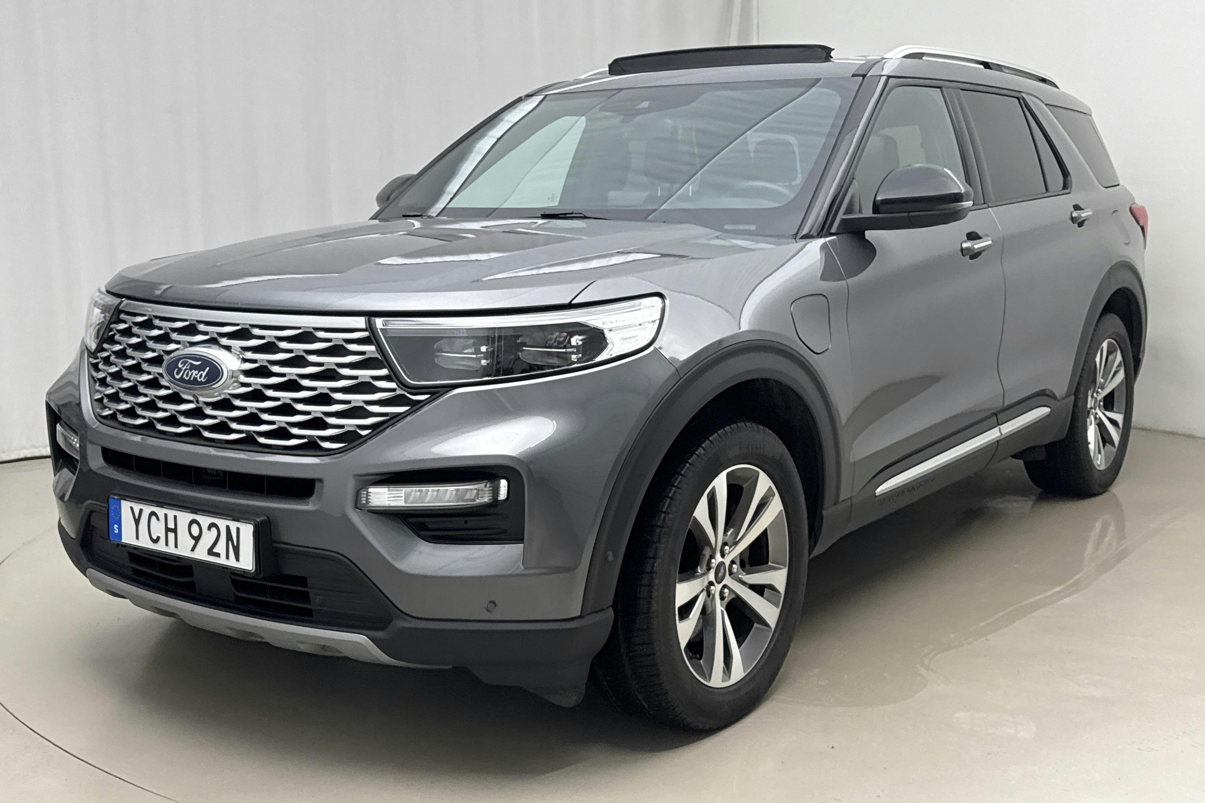 Presentation photo 1 of 22: Ford Explorer 3.0T EcoBoost (457hk) - 200 580 km - Automatic - gray - 2021