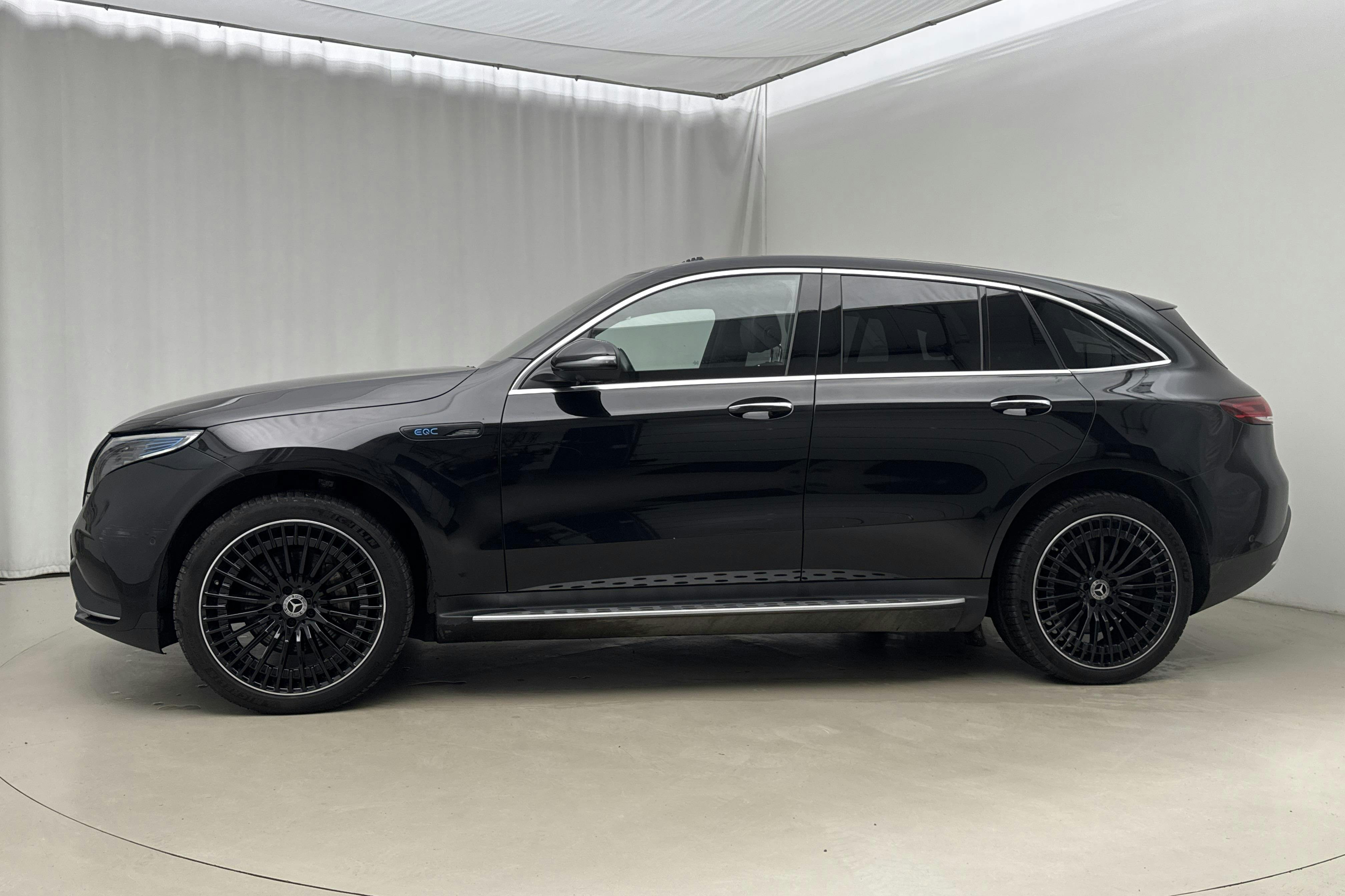 Presentation photo 2 of 28: Mercedes EQC 400 4MATIC 80kWh N293 (408hk) - 128 380 km - Automatic - black - 2023