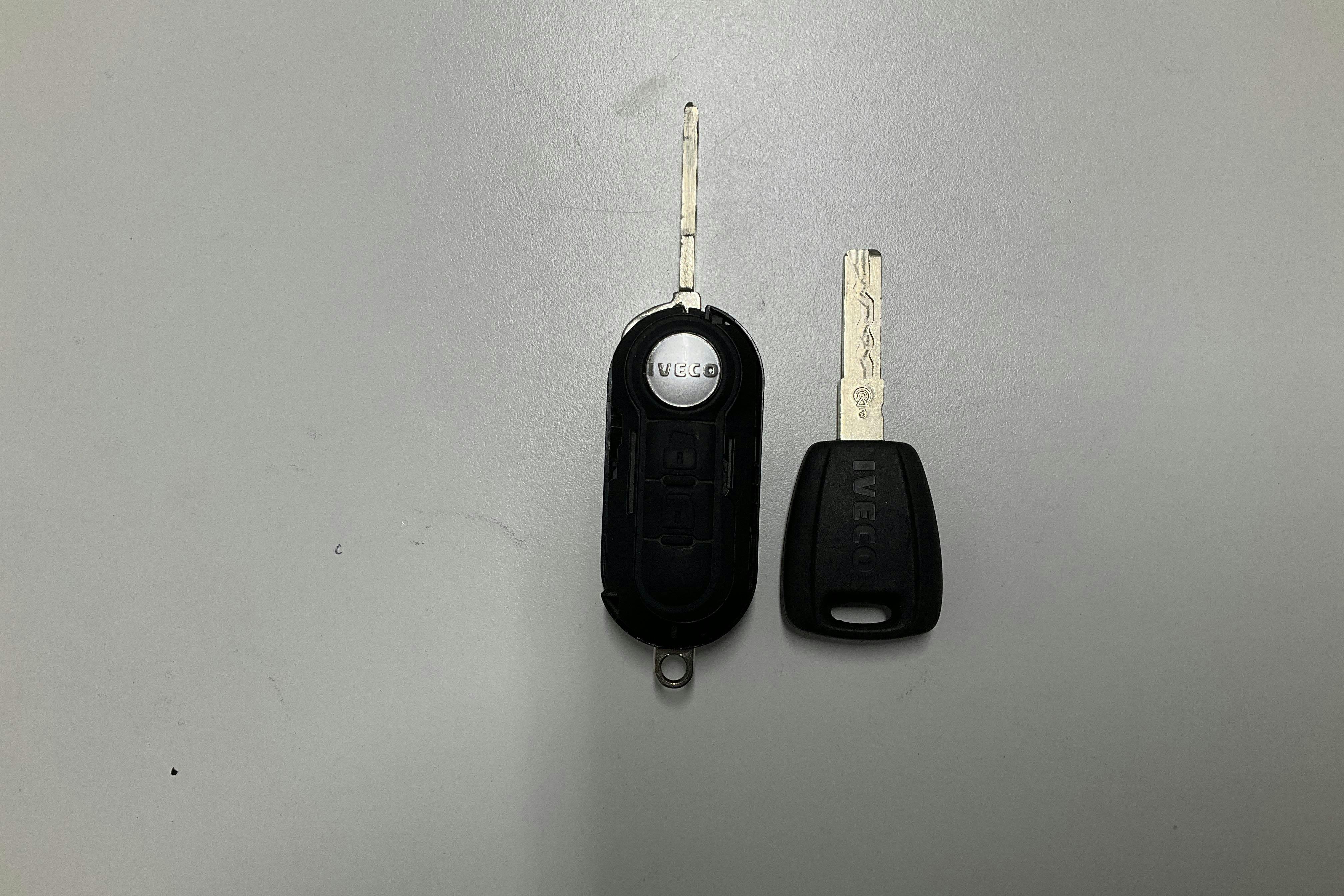 Presentation photo 14 of 14: Iveco Daily 35 2.3 (156hk) - 77 250 km - Automatic - white - 2022