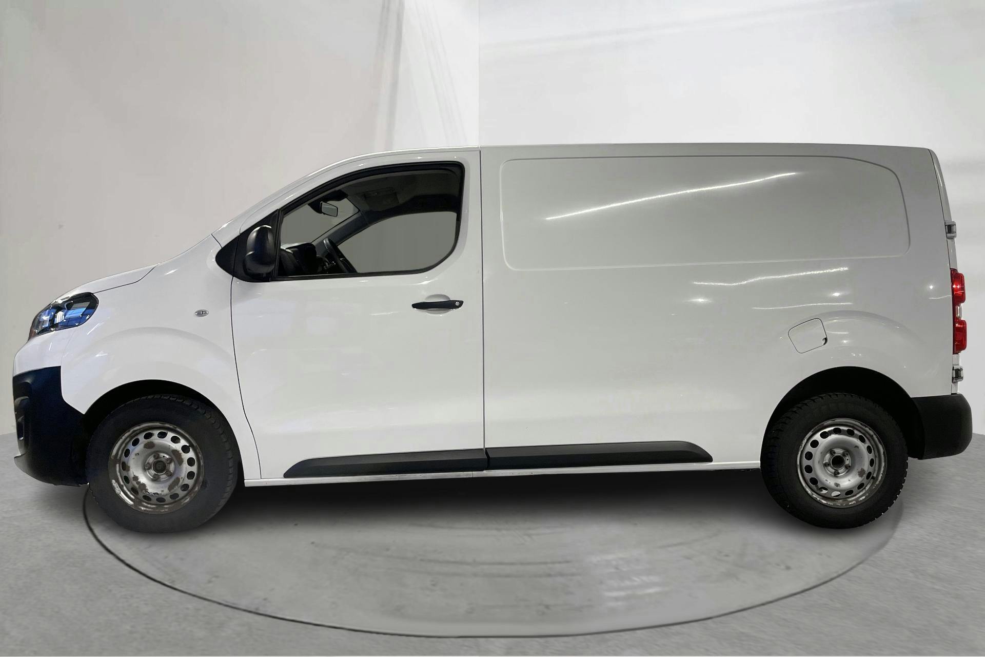 Presentationsfoto 2 av 15: Citroën Jumpy III 2.0 BlueHDI Skåp (120hk) - 11 136 mil - Manuell - vit - 2017