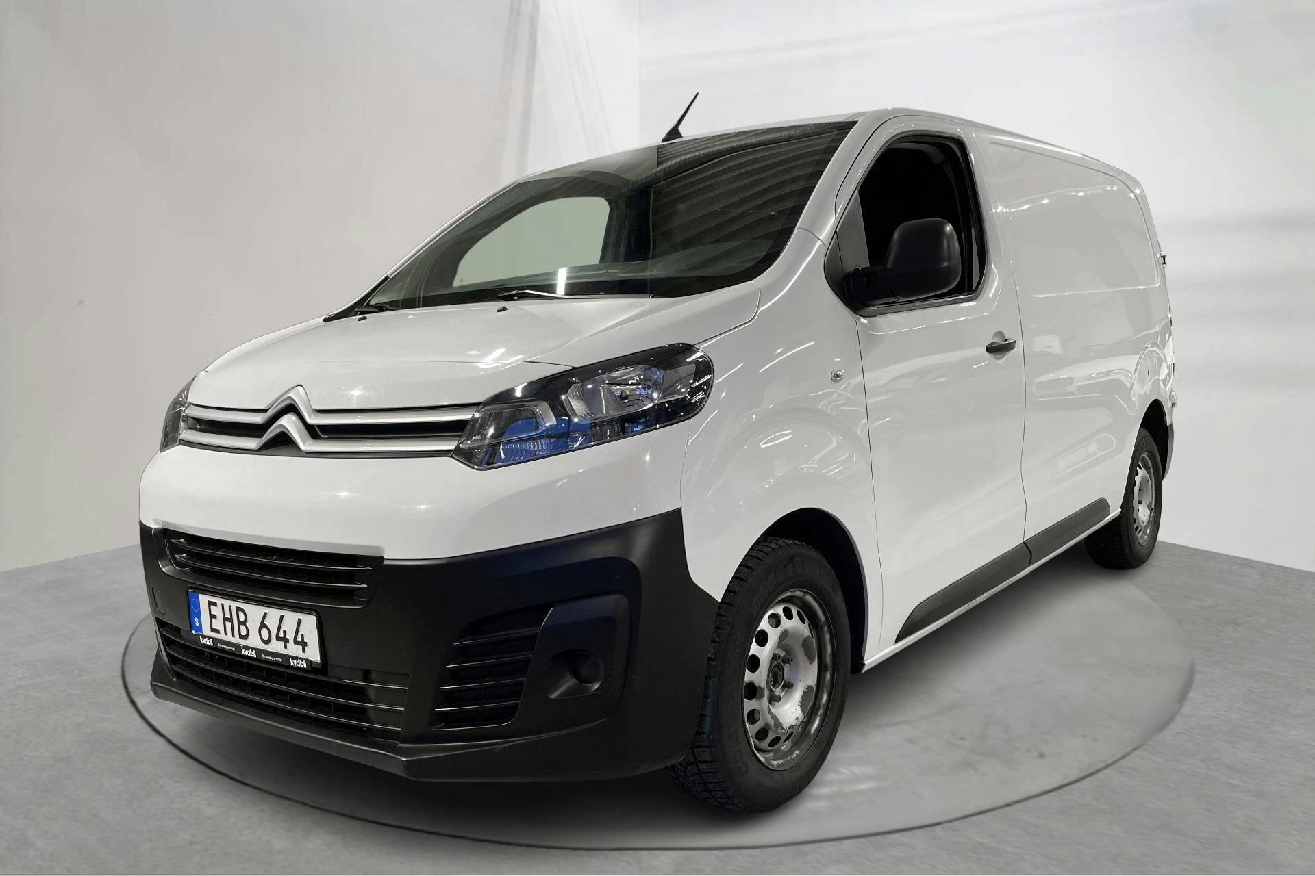 Presentationsfoto 1 av 15: Citroën Jumpy III 2.0 BlueHDI Skåp (120hk) - 11 136 mil - Manuell - vit - 2017