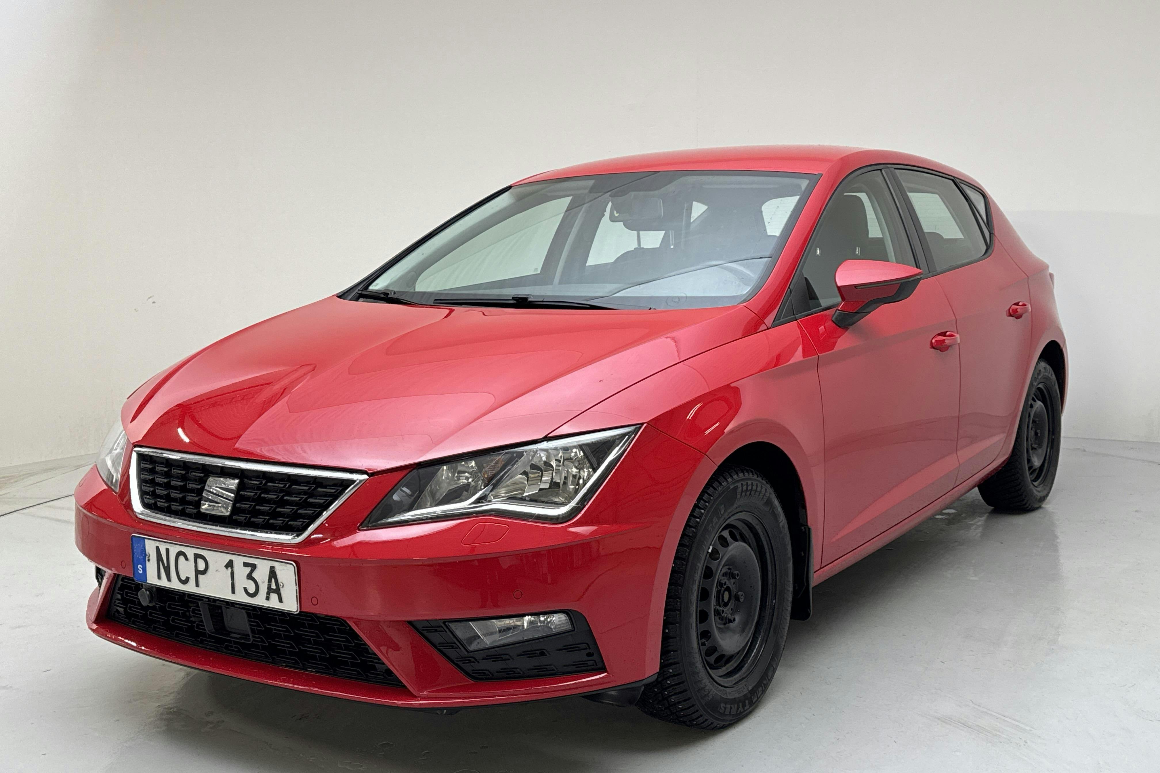 Presentation photo 1 of 12: Seat Leon 1.5 TGI ST (130hk) - 83 540 km - Automatic - red - 2020