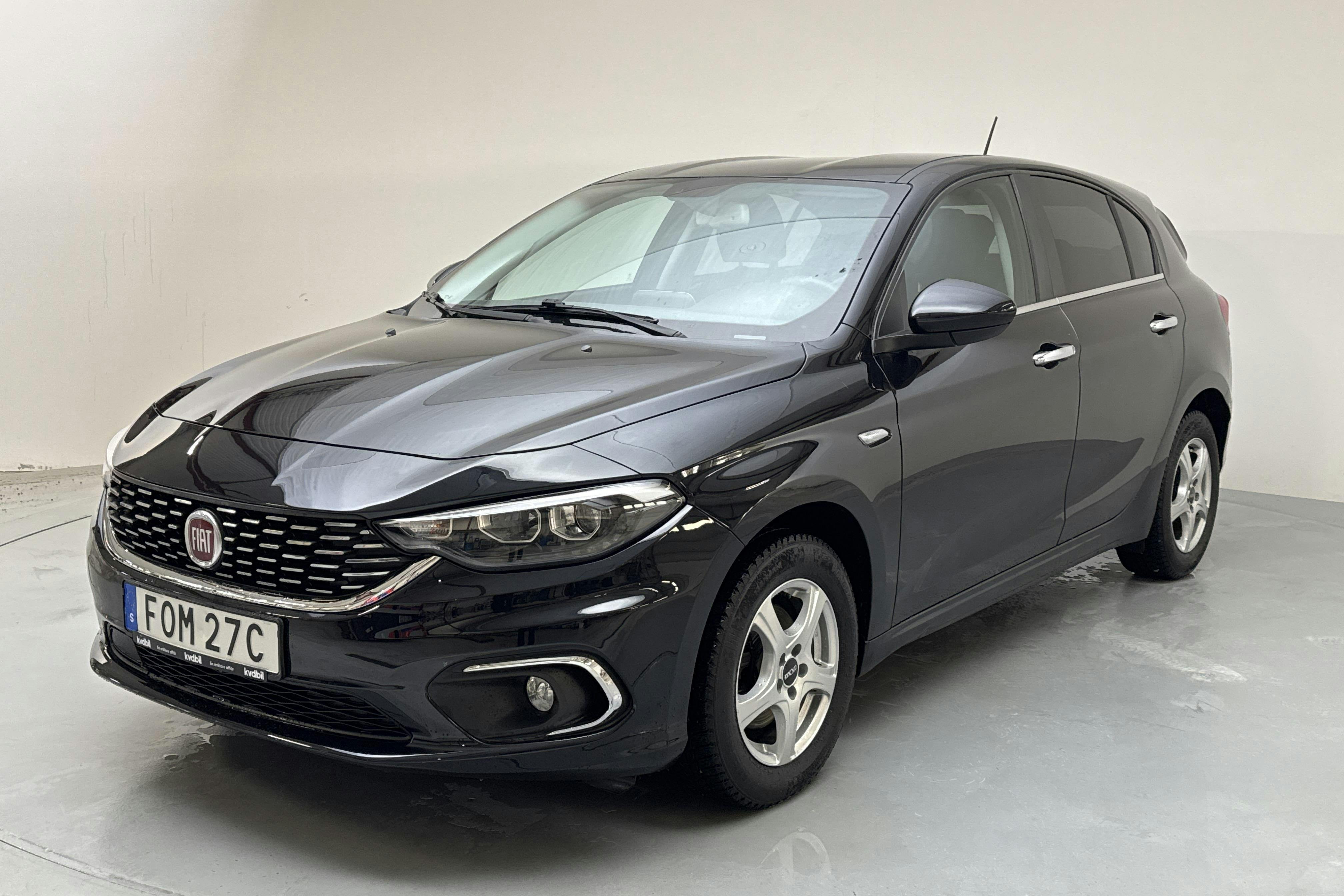 Presentation photo 1 of 14: Fiat Tipo 1.4 5dr (120hk) - 65 960 km - Manual - black - 2020