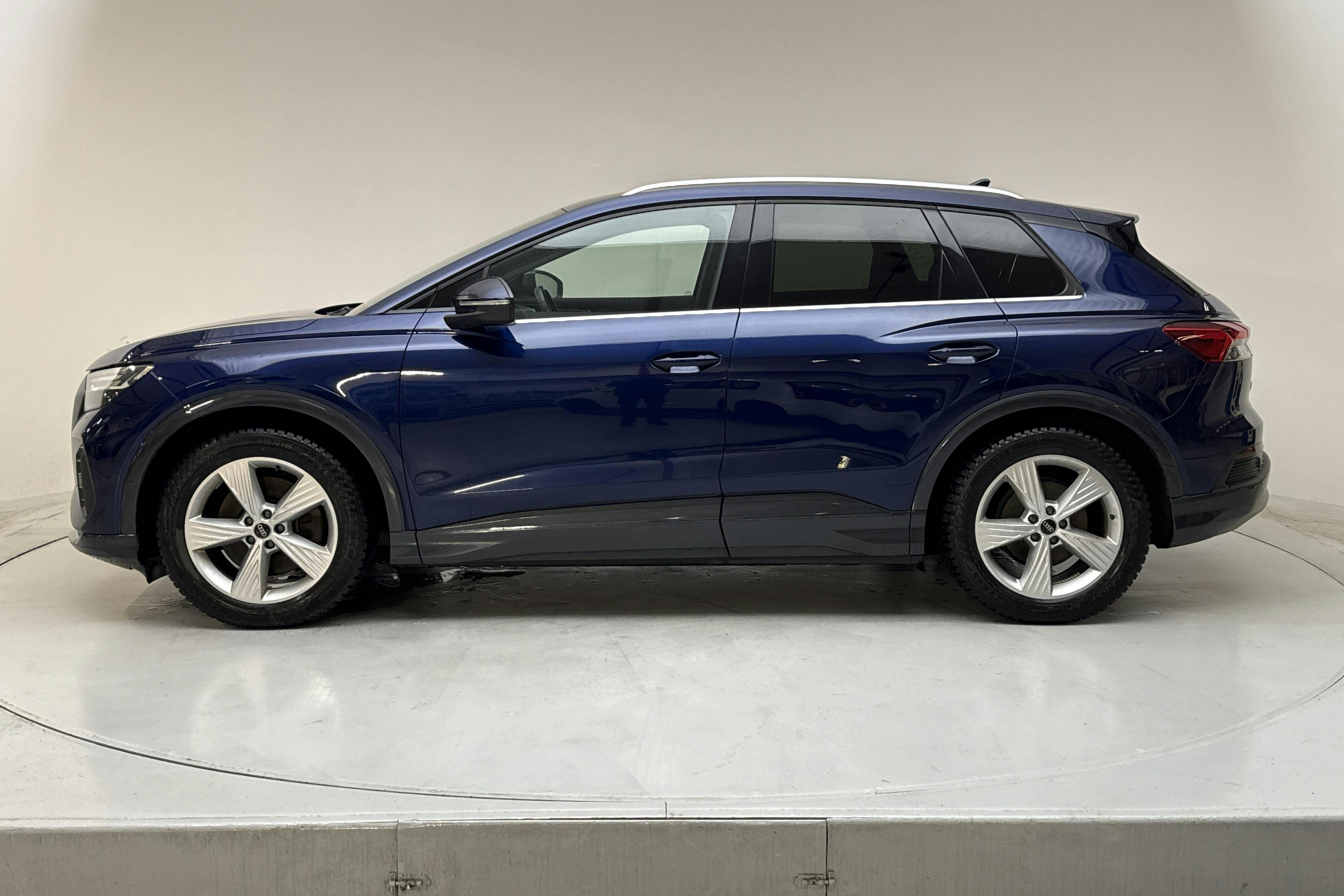 Presentation photo 2 of 19: Audi Q4 40 e-tron 77kWh (204hk) - 100 070 km - Automatic - blue - 2022