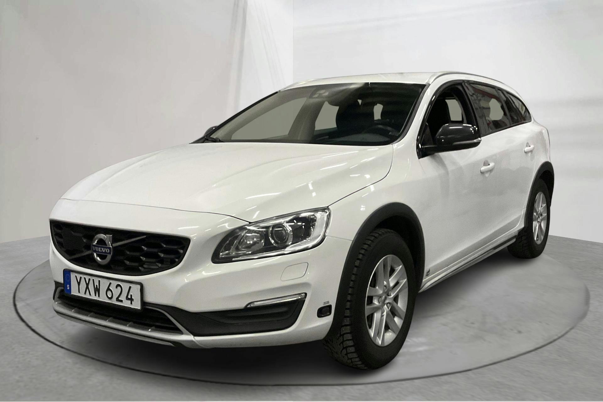 Presentationsfoto 1 av 16: Volvo V60 D3 Cross Country (150hk) - 16 598 mil - Automat - vit - 2018