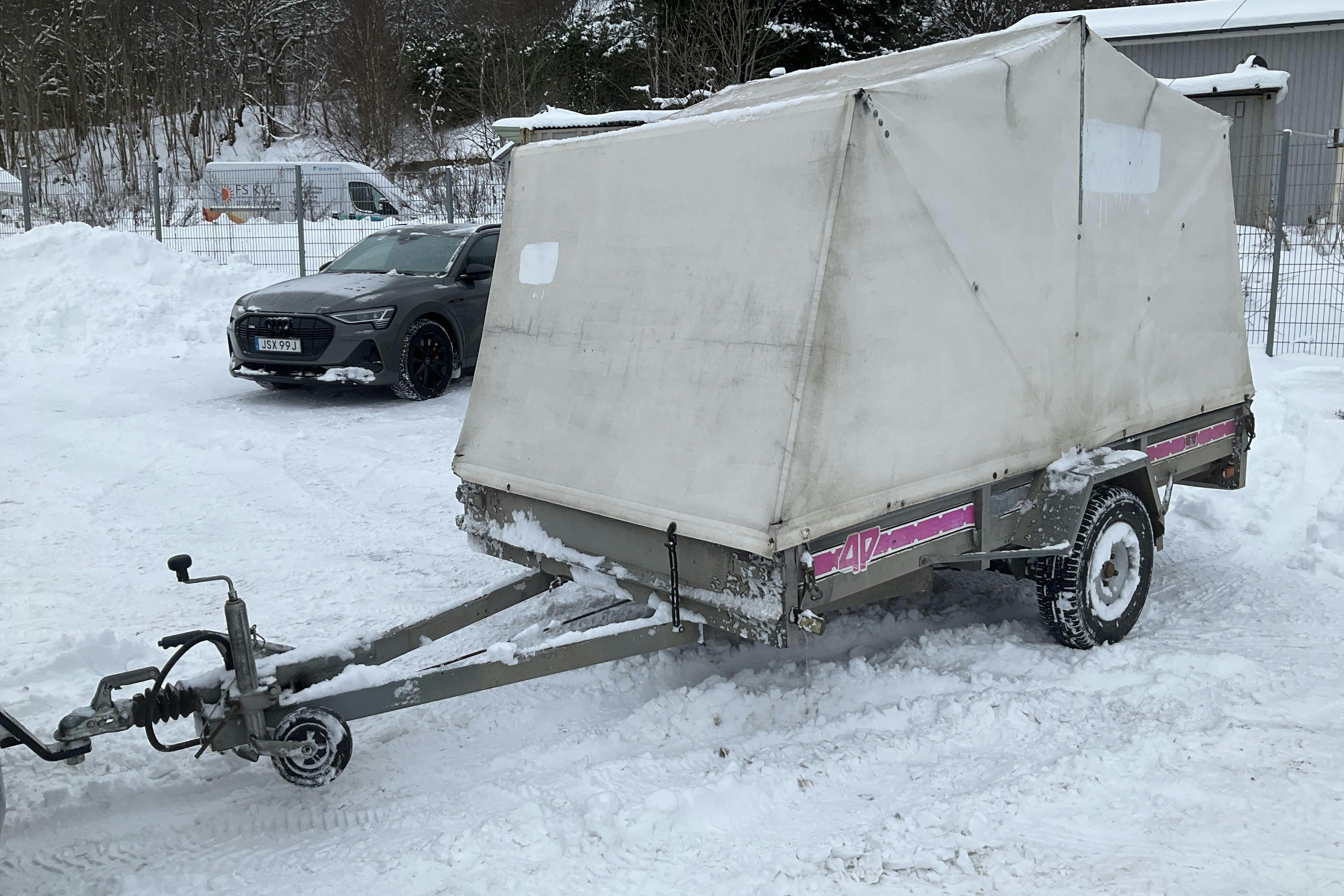 Presentationsfoto 1 av 10: TIAB 4P 4610 Kapellsläpvagn släpvagn - 0 km - Light Grey - 2003