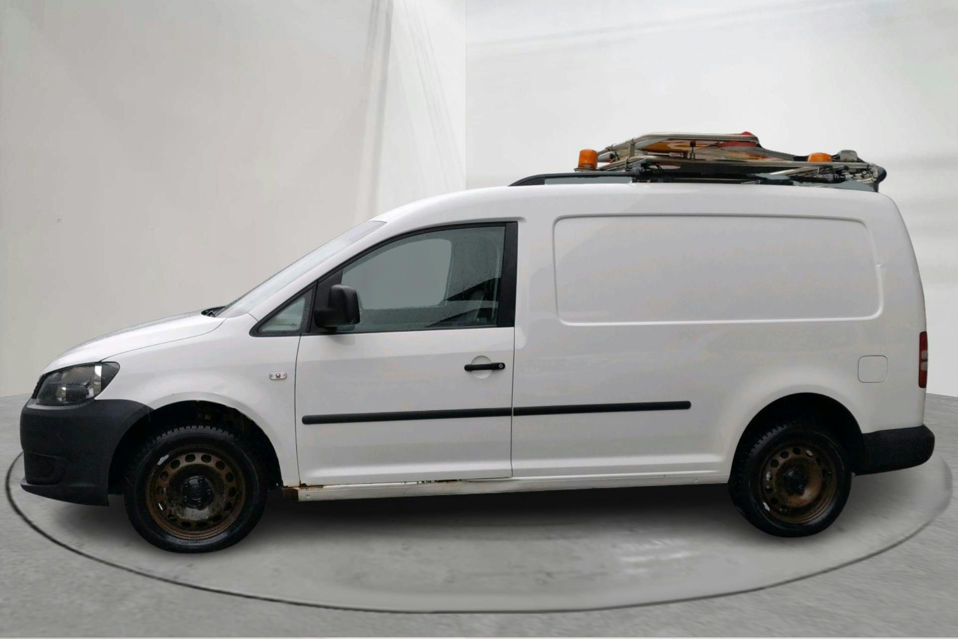 Presentationsfoto 2 av 14: VW Caddy 2.0 TDI Maxi Skåp 4-motion (140hk) - 19 734 mil - Automat - vit - 2012
