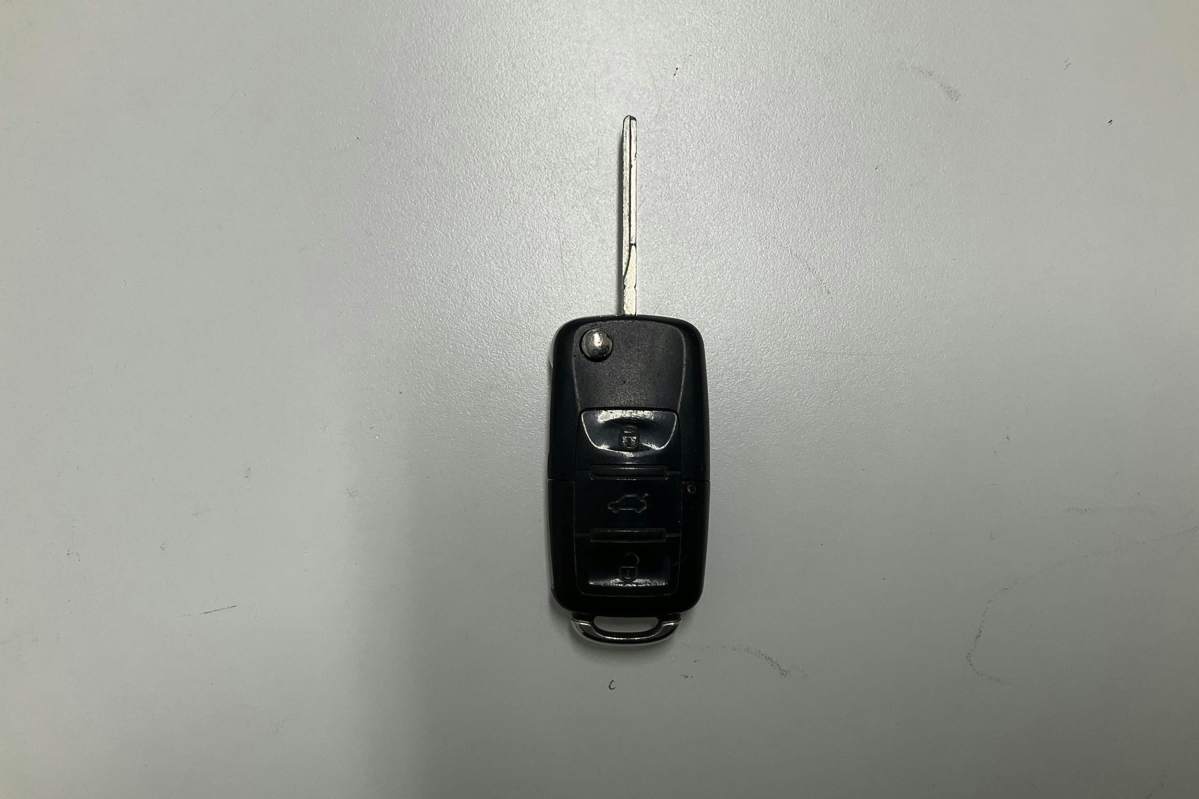 Presentation photo 12 of 12: VW Caddy 1.9 TDI Maxi Skåp (105hk) - 150 320 km - Automatic - Dark Blue - 2009