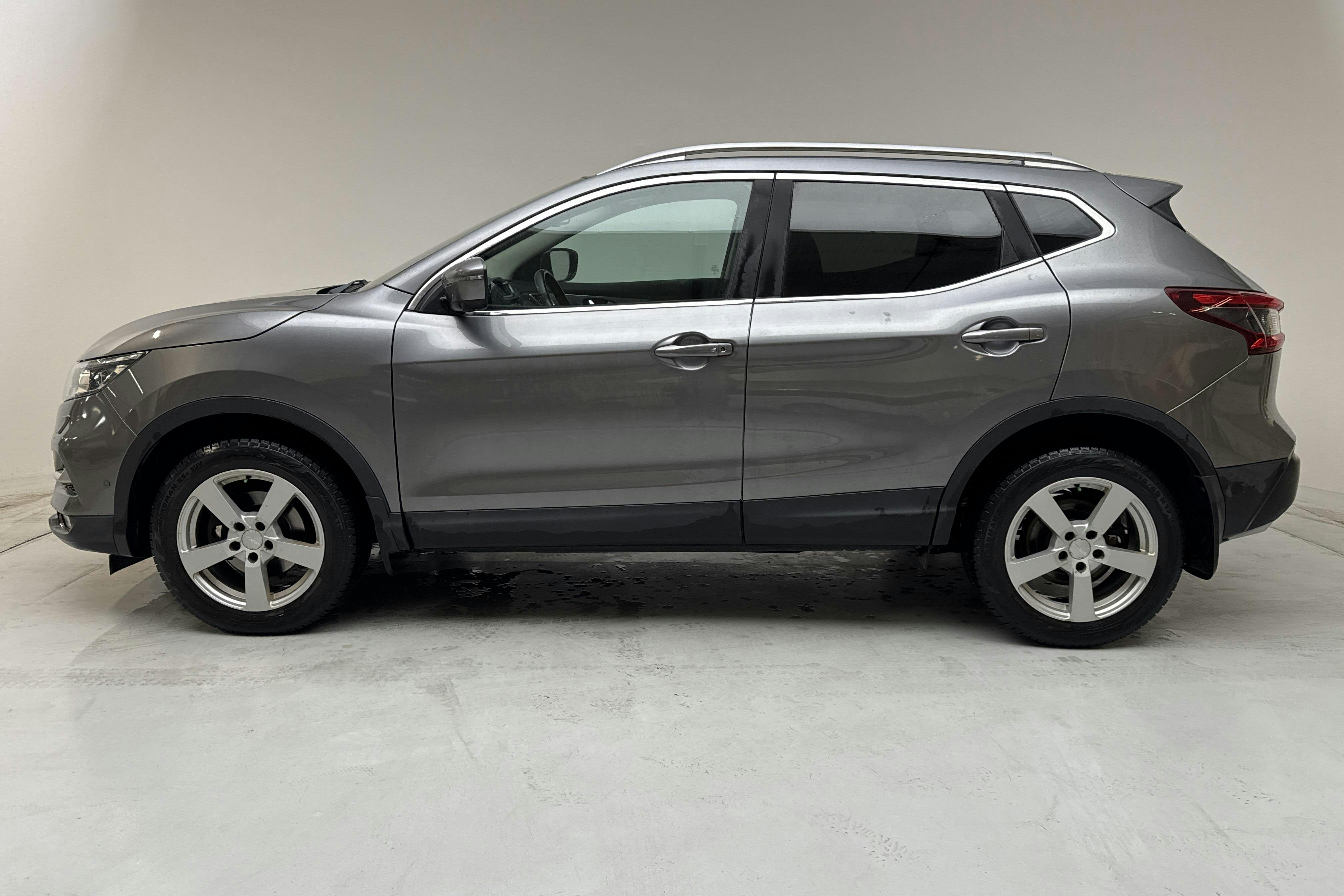 Presentation photo 2 of 15: Nissan Qashqai 1.2 DIG-T (115hk) - 96 950 km - Automatic - gray - 2018