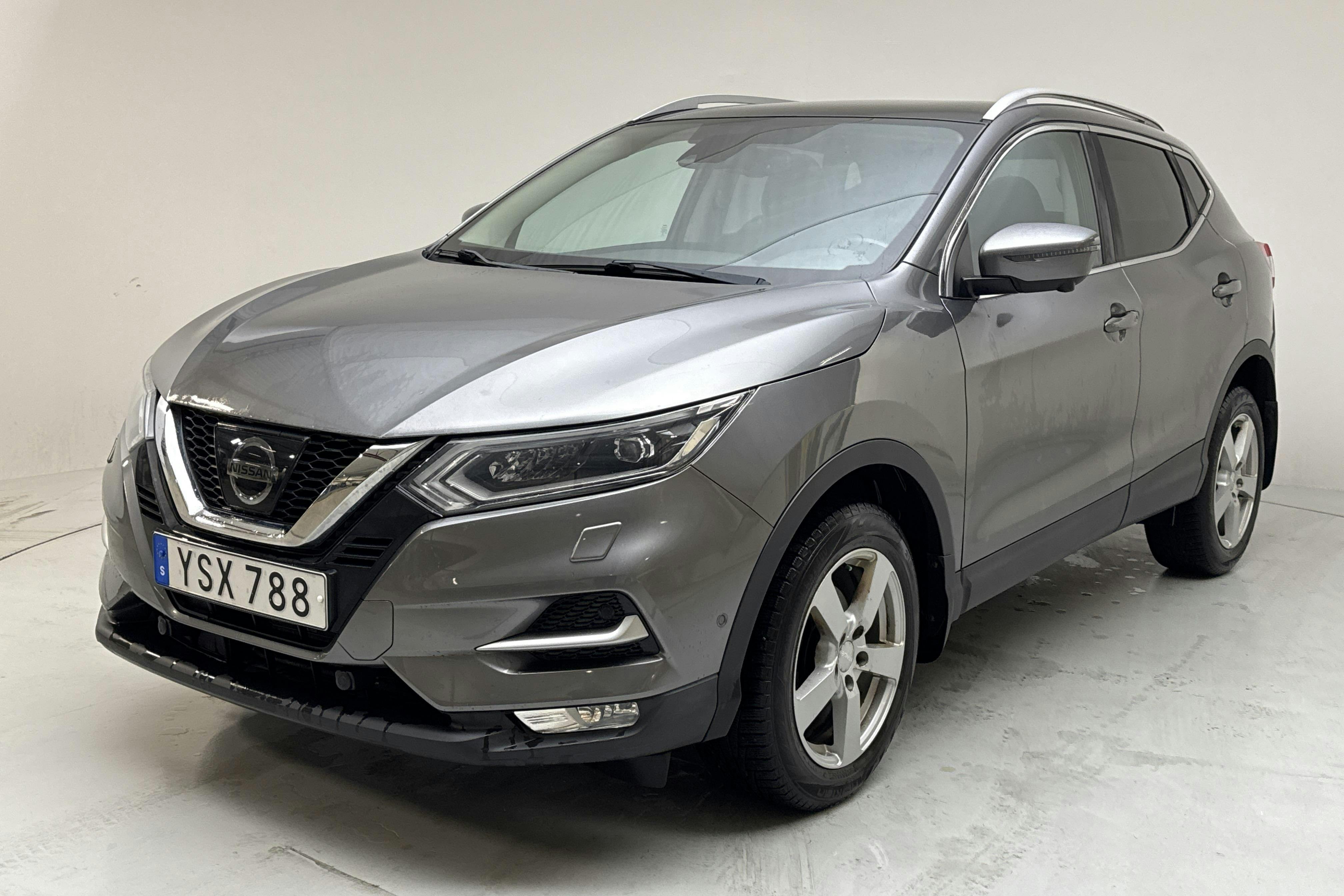 Presentation photo 1 of 15: Nissan Qashqai 1.2 DIG-T (115hk) - 96 950 km - Automatic - gray - 2018