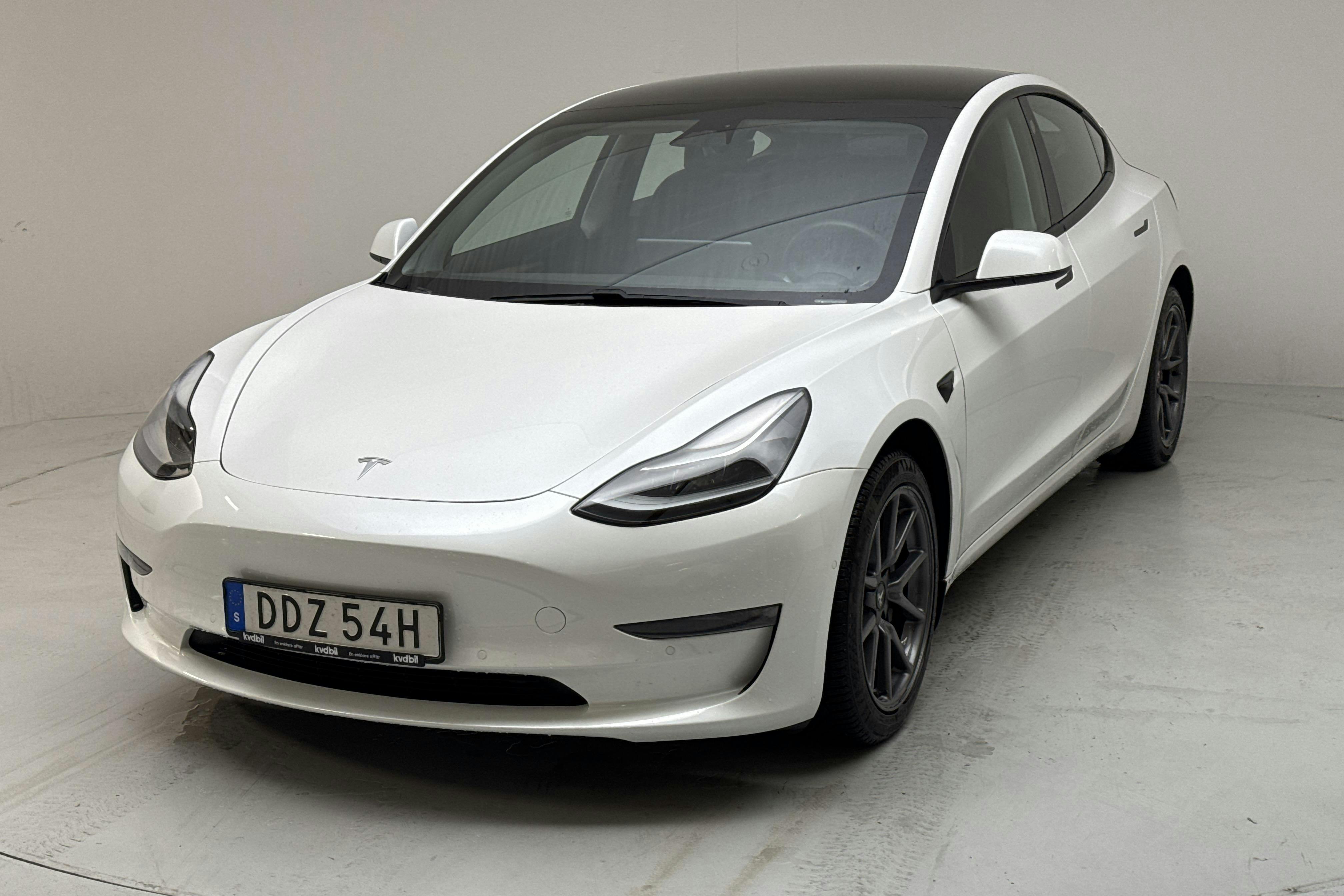 Präsentationsfoto 1 von 20: Tesla Model 3 Long Range Dual Motor AWD - 111 150 Kilometer - Verkaufsautomat - Weiß - 2021