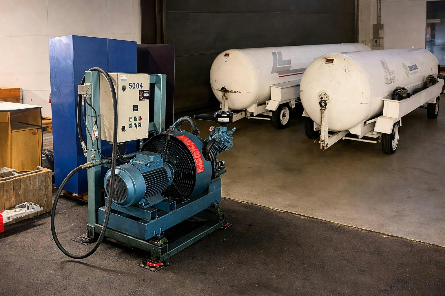 Presentation photo 1 of 46: Tverli 4700 Trycktank - Bar - 0 km - white - 1989