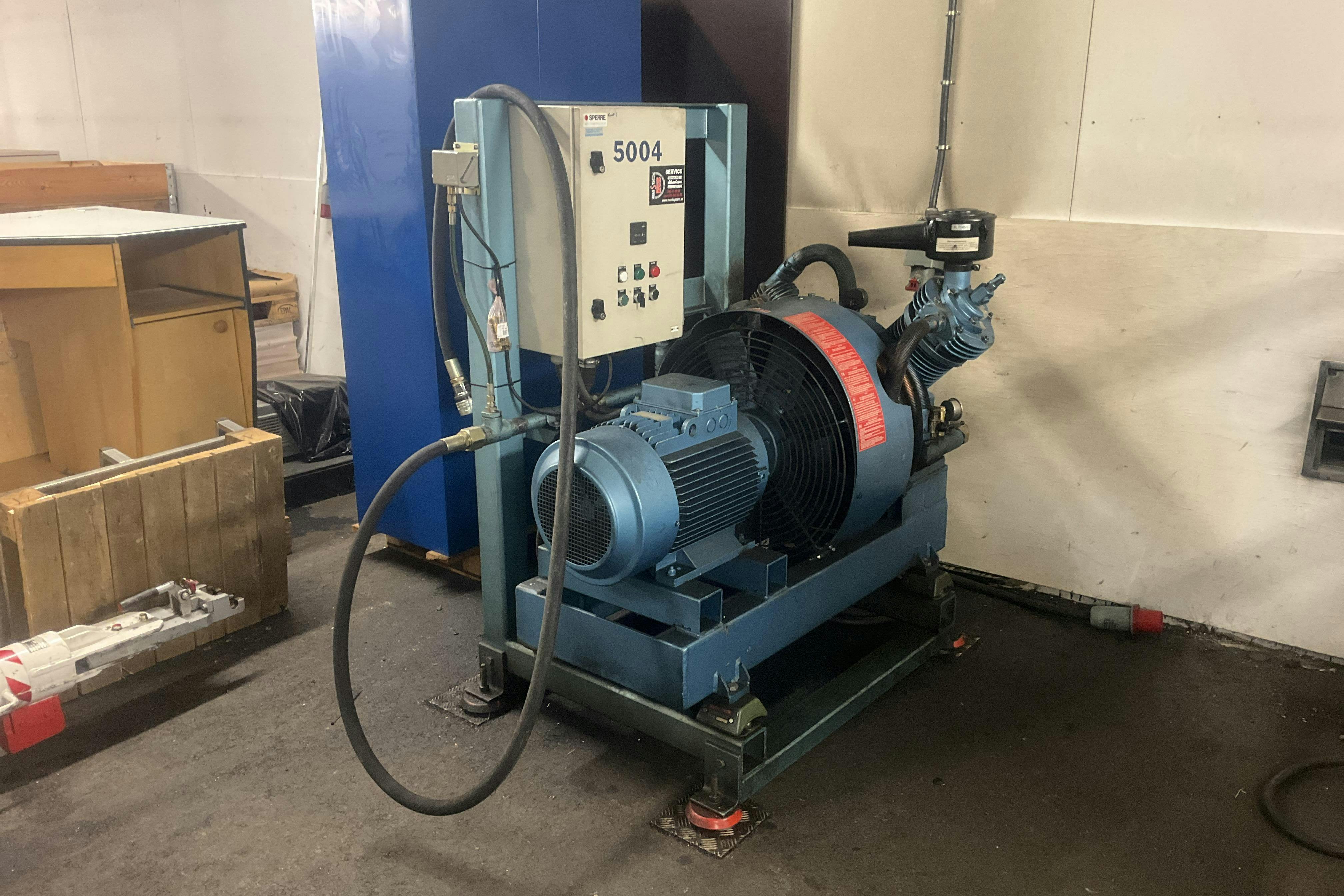 Presentation photo 2 of 46: Tverli 4700 Trycktank - Bar - 0 km - white - 1989