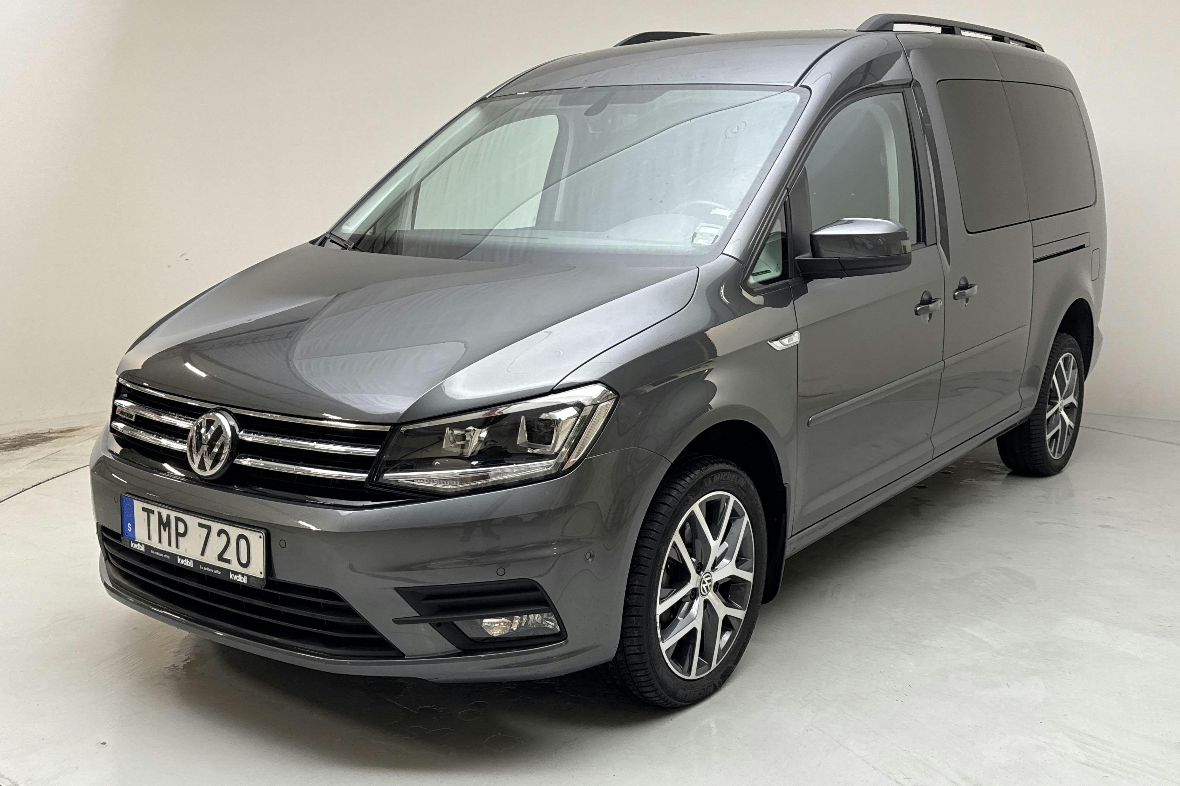 Präsentationsfoto 1 von 15: VW Caddy Maxi Life 2.0 TDI 4MOTION (150hk) - 25 580 Kilometer - Verkaufsautomat - Light Grey - 2018