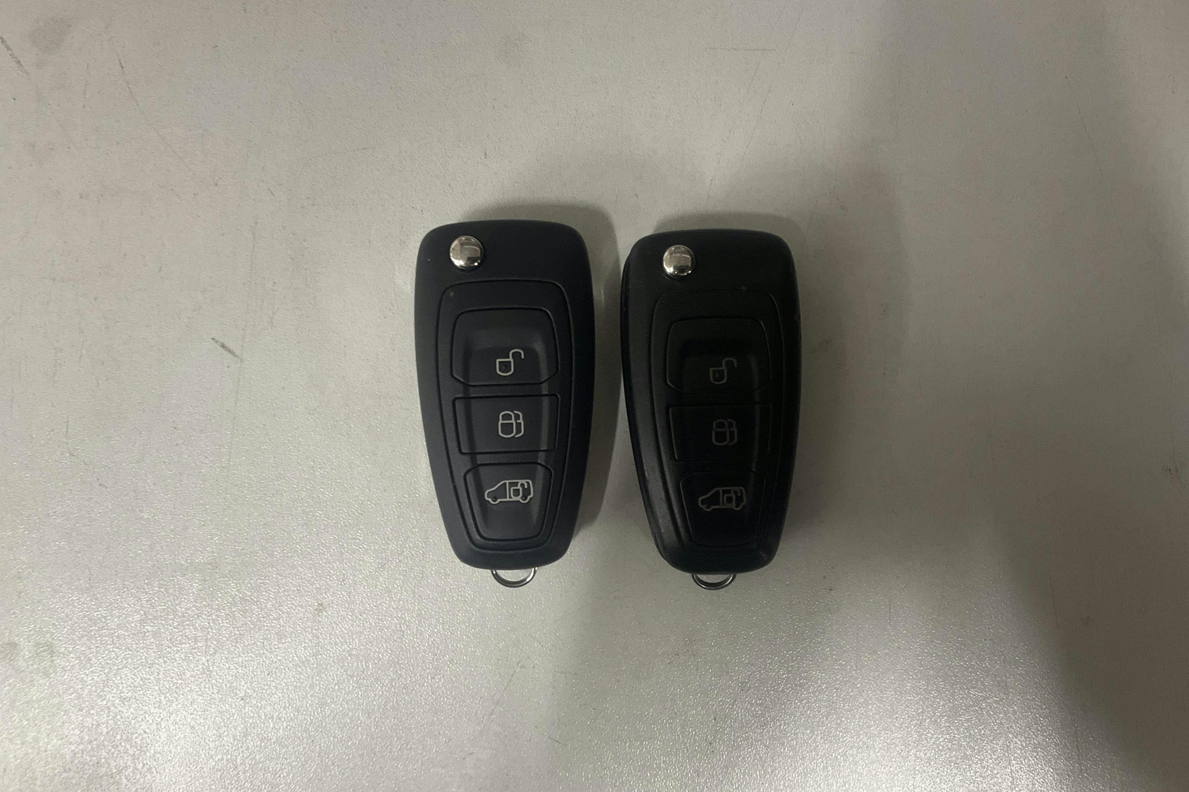 Presentationsfoto 14 av 14: Ford Transit Connect 1.5 TDCi (120hk) - 8 805 mil - Automat - vit - 2018