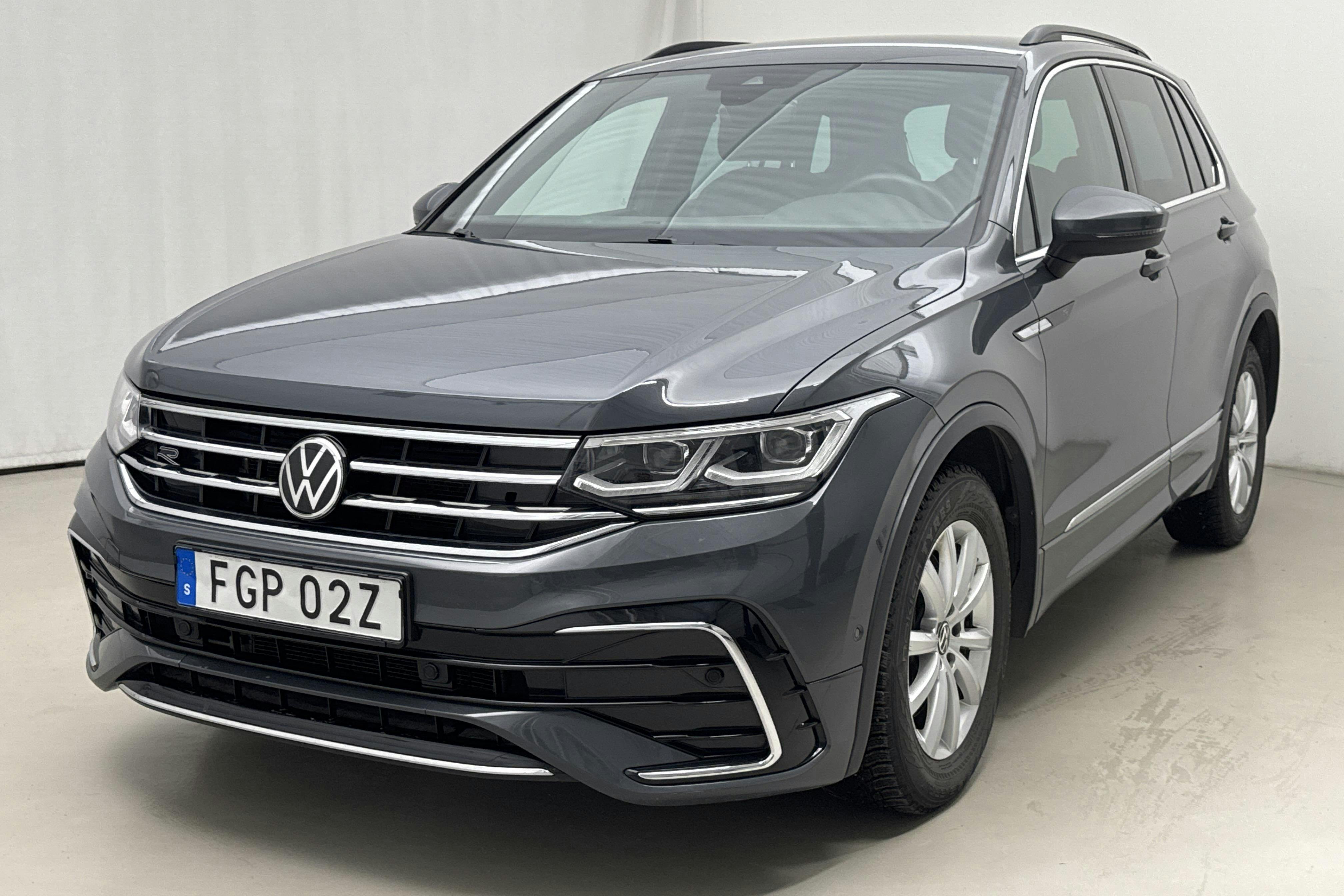 Presentation photo 1 of 17: VW Tiguan 2.0 TDI 4MOTION (200hk) - 63 510 km - Automatic - gray - 2021