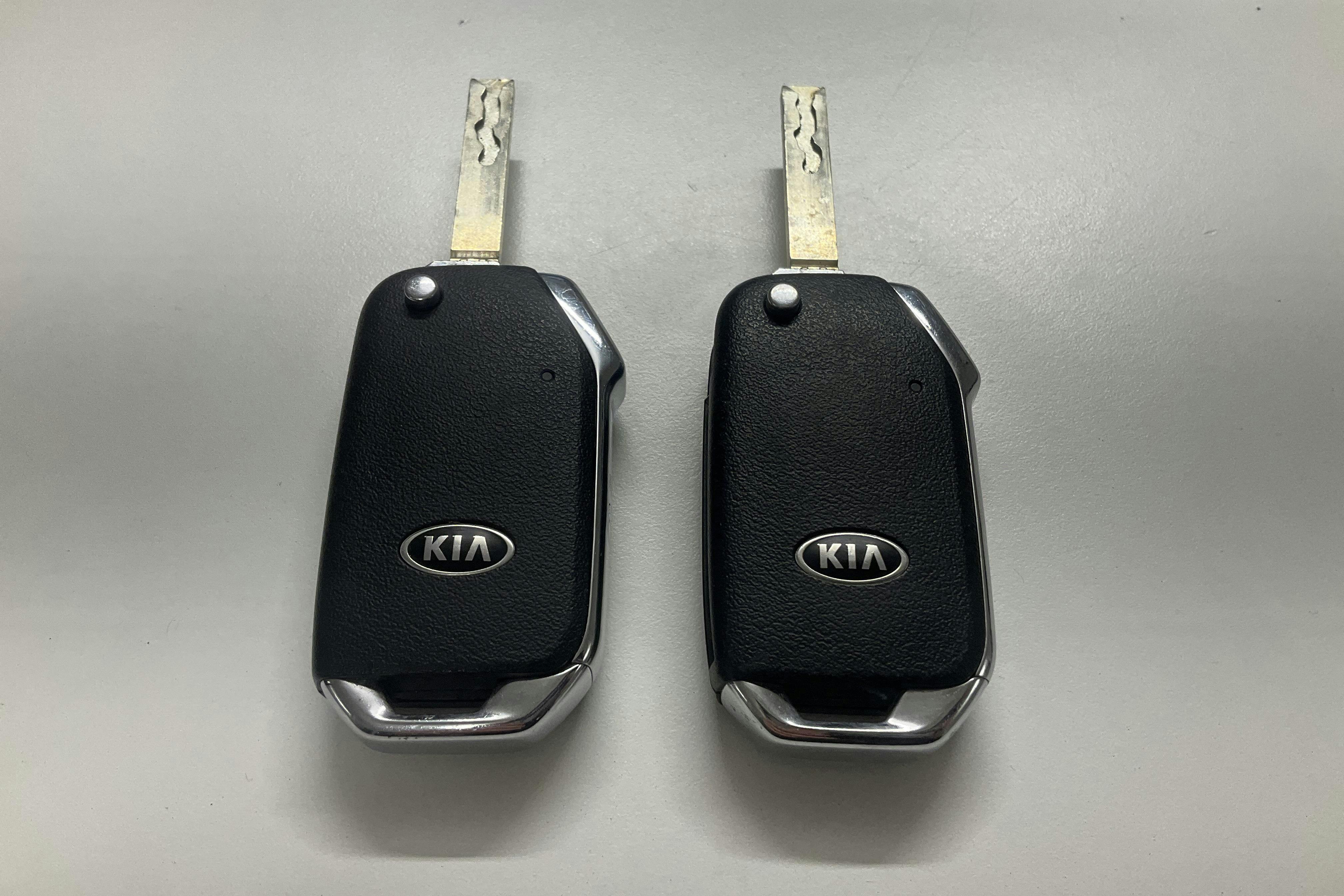 Präsentationsfoto 21 von 21: KIA Niro Plug-in Hybrid 1.6 (141hk) - 28 500 Kilometer - Verkaufsautomat - Weiß - 2020