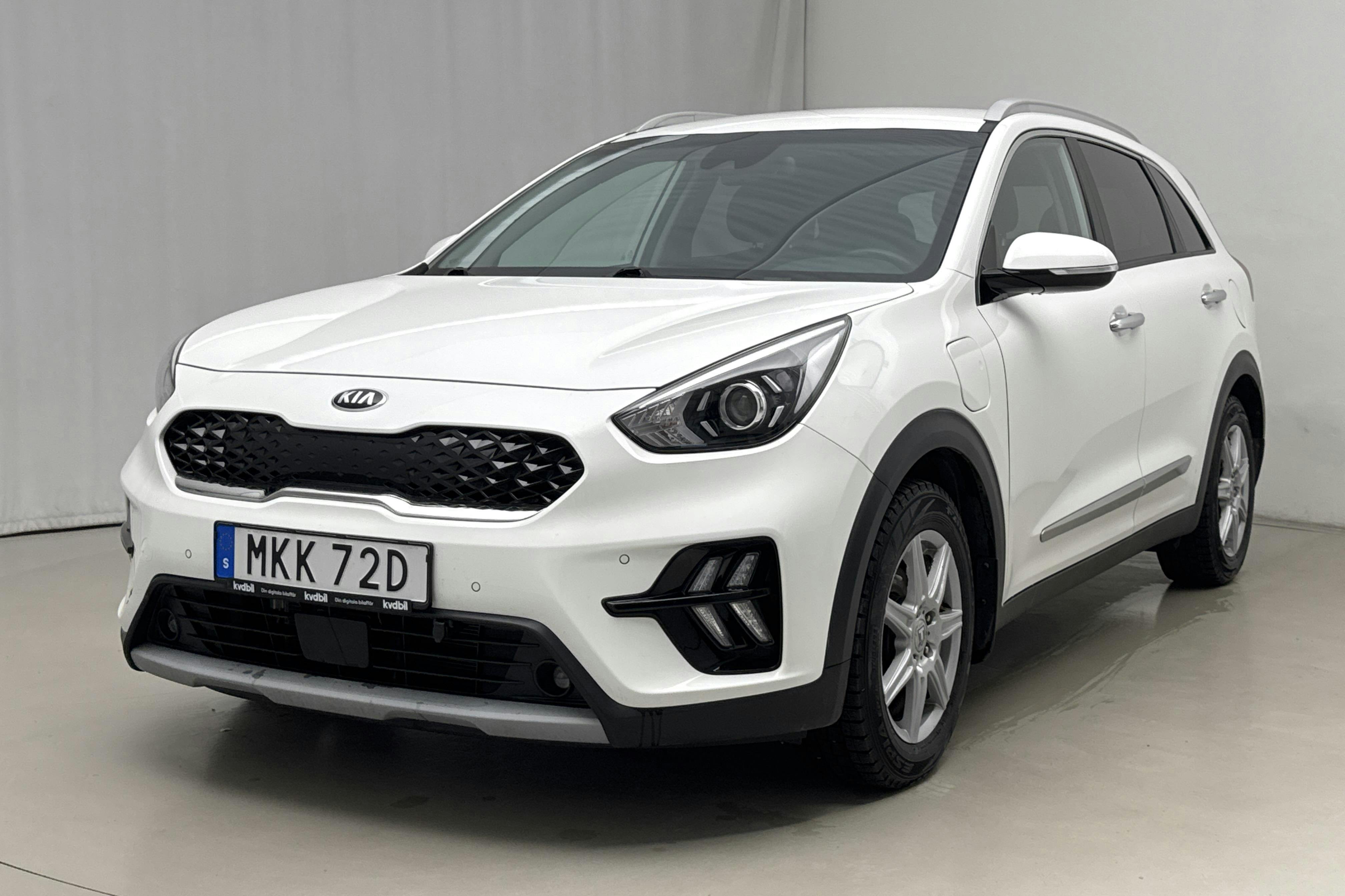 Präsentationsfoto 1 von 21: KIA Niro Plug-in Hybrid 1.6 (141hk) - 28 500 Kilometer - Verkaufsautomat - Weiß - 2020