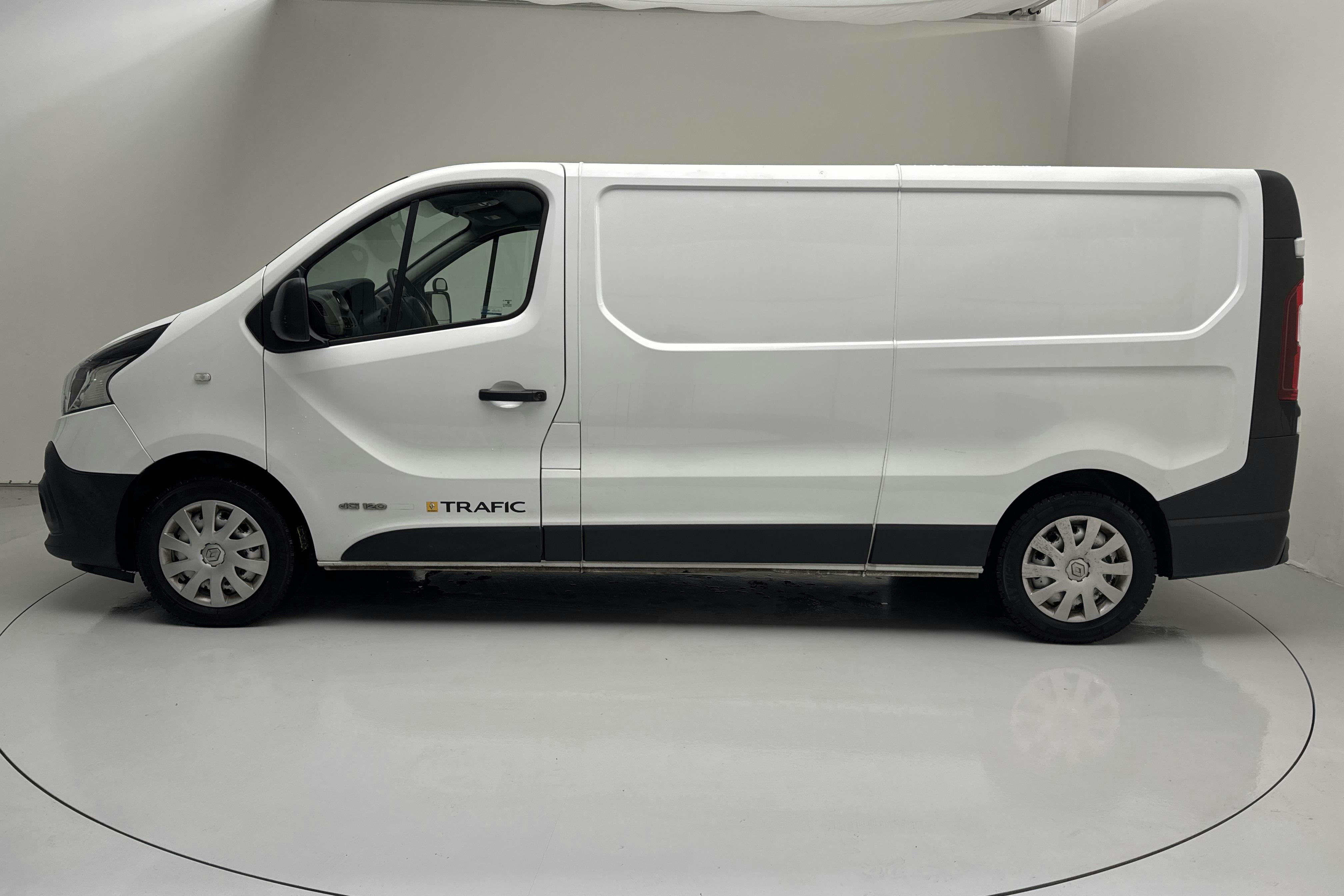 Presentationsfoto 2 av 14: Renault Trafic 1.6 dCi Skåp (120hk) - 9 435 mil - Manuell - vit - 2015
