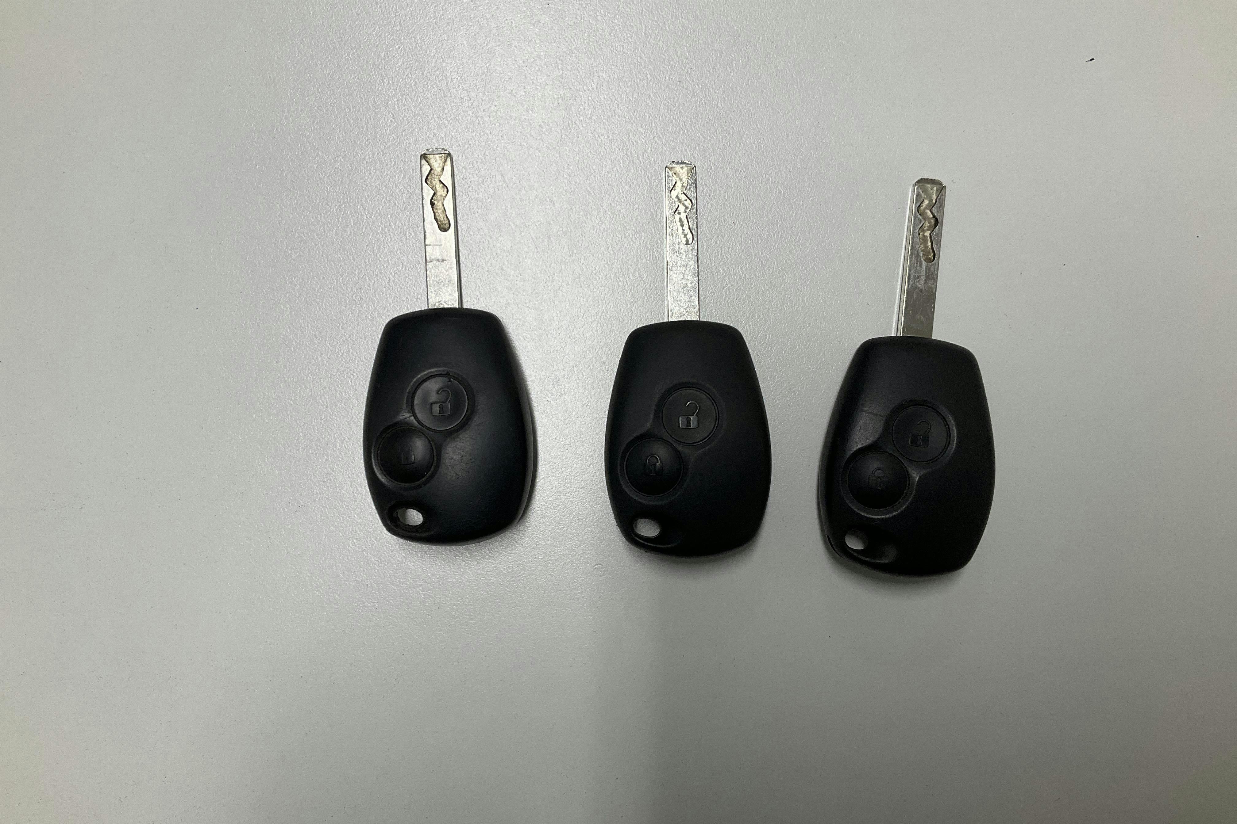 Presentation photo 15 of 15: Renault Master 2.3 dCi Pickup/Chassi 2WD (170hk) - 76 170 km - Manual - white - 2017