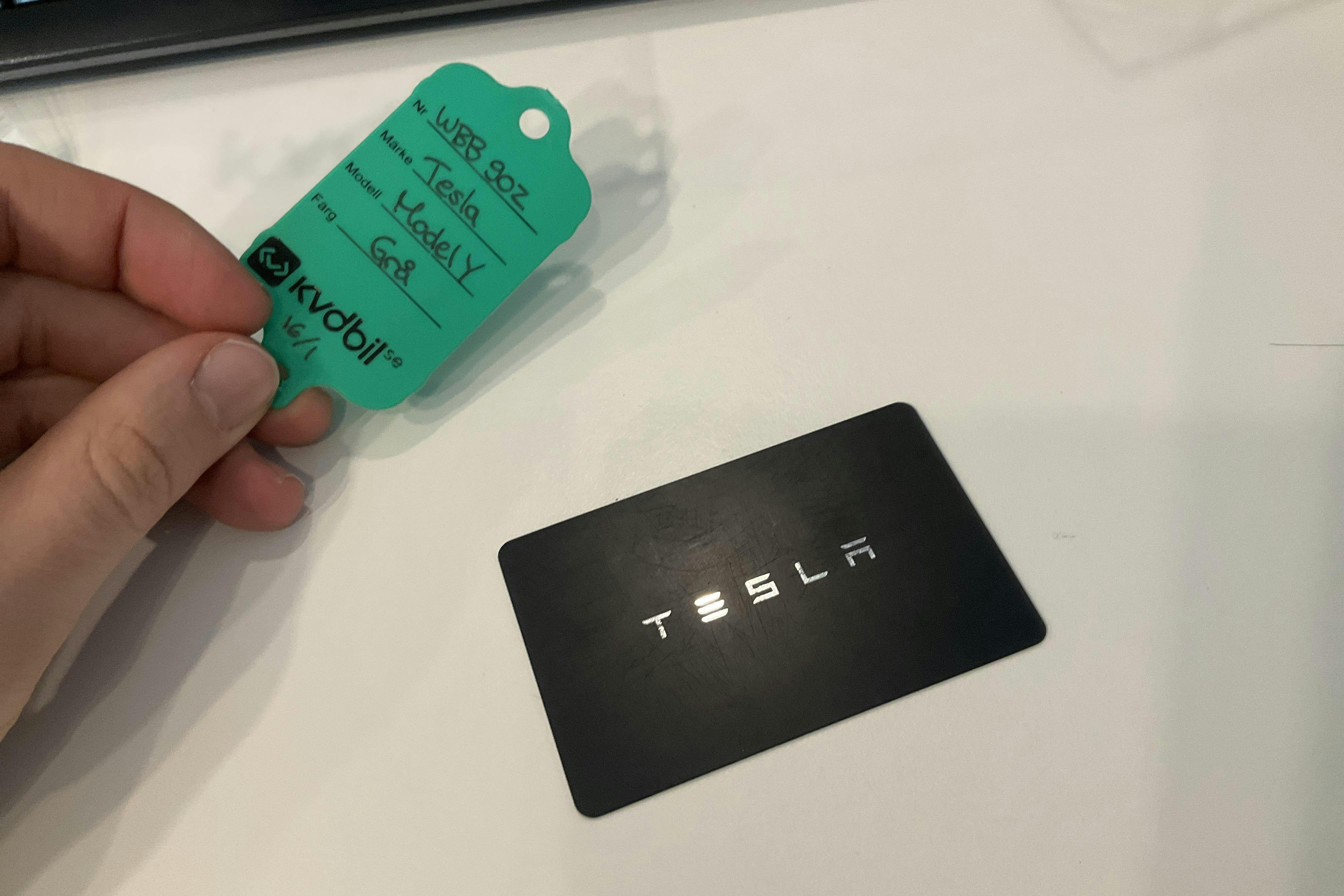 Presentation photo 20 of 20: Tesla Model Y Long Range Dual Motor AWD - 27 940 km - Automatic - gray - 2024