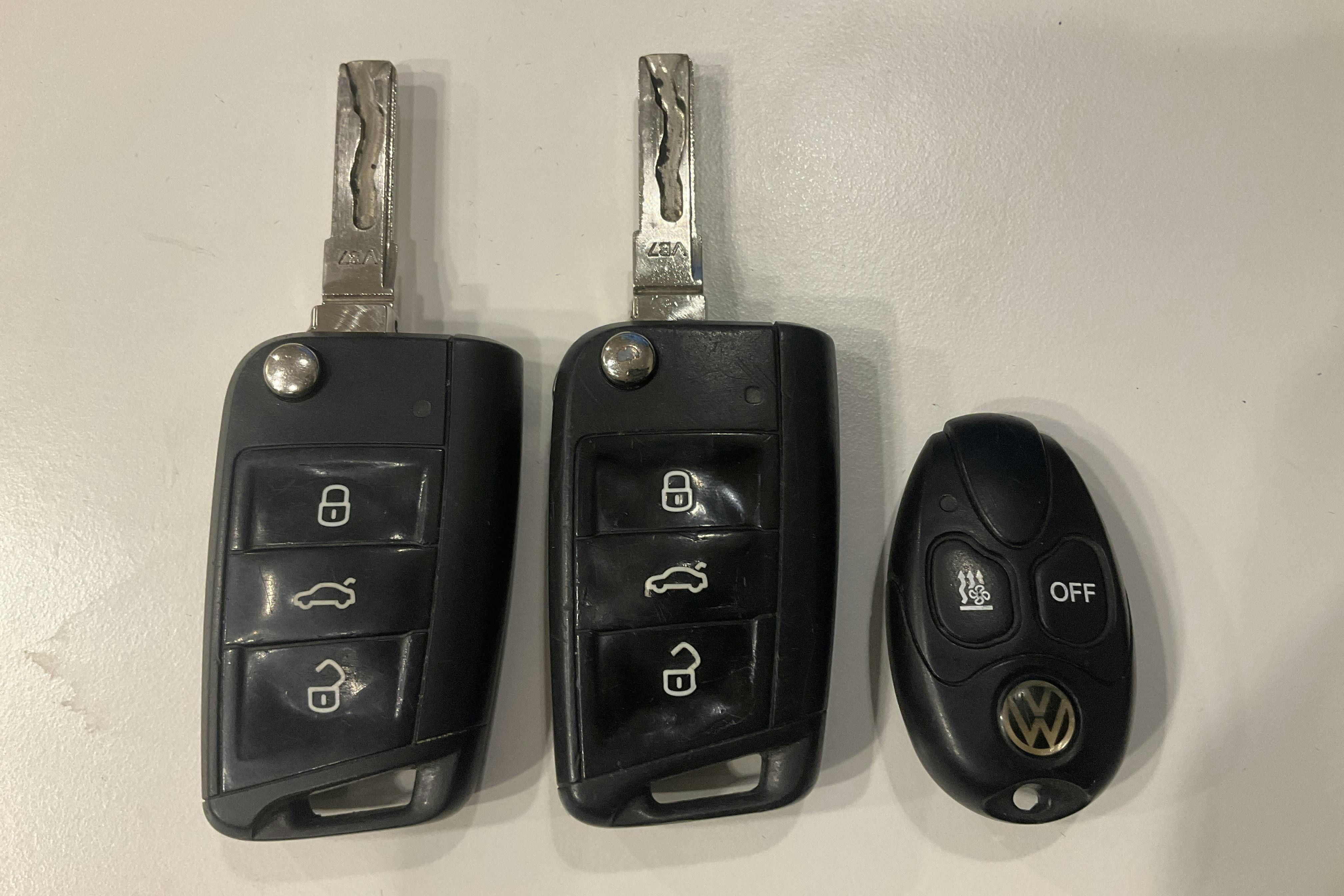 Presentation photo 21 of 21: VW Golf VII 1.6 TDI BlueMotion Sportscombi (110hk) - 217 700 km - Automatic - black - 2016