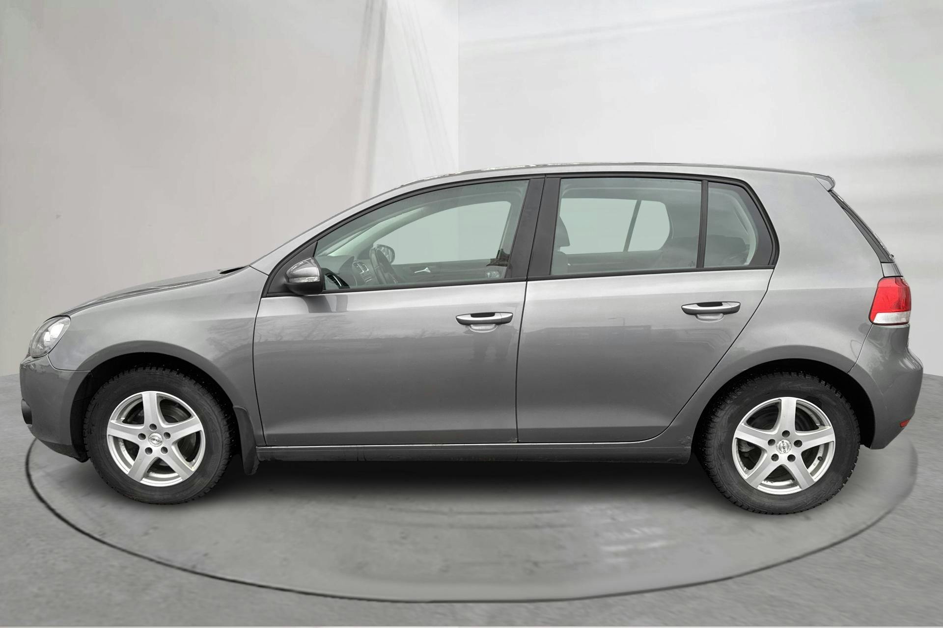Presentation photo 2 of 13: VW Golf VI 1.6 MultiFuel E85 5dr (102hk) - 187 770 km - Manual - gray - 2010