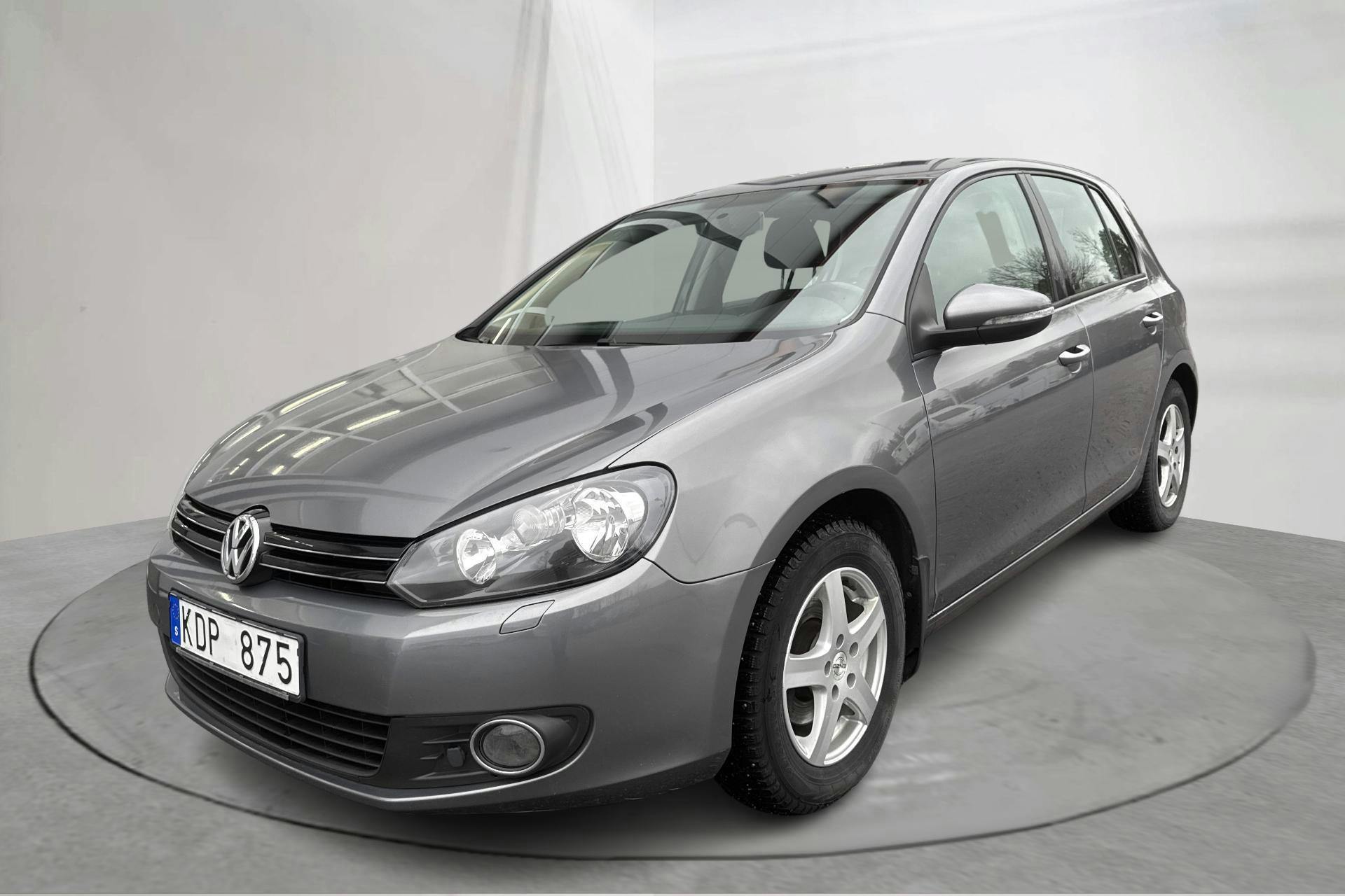 Presentation photo 1 of 13: VW Golf VI 1.6 MultiFuel E85 5dr (102hk) - 187 770 km - Manual - gray - 2010
