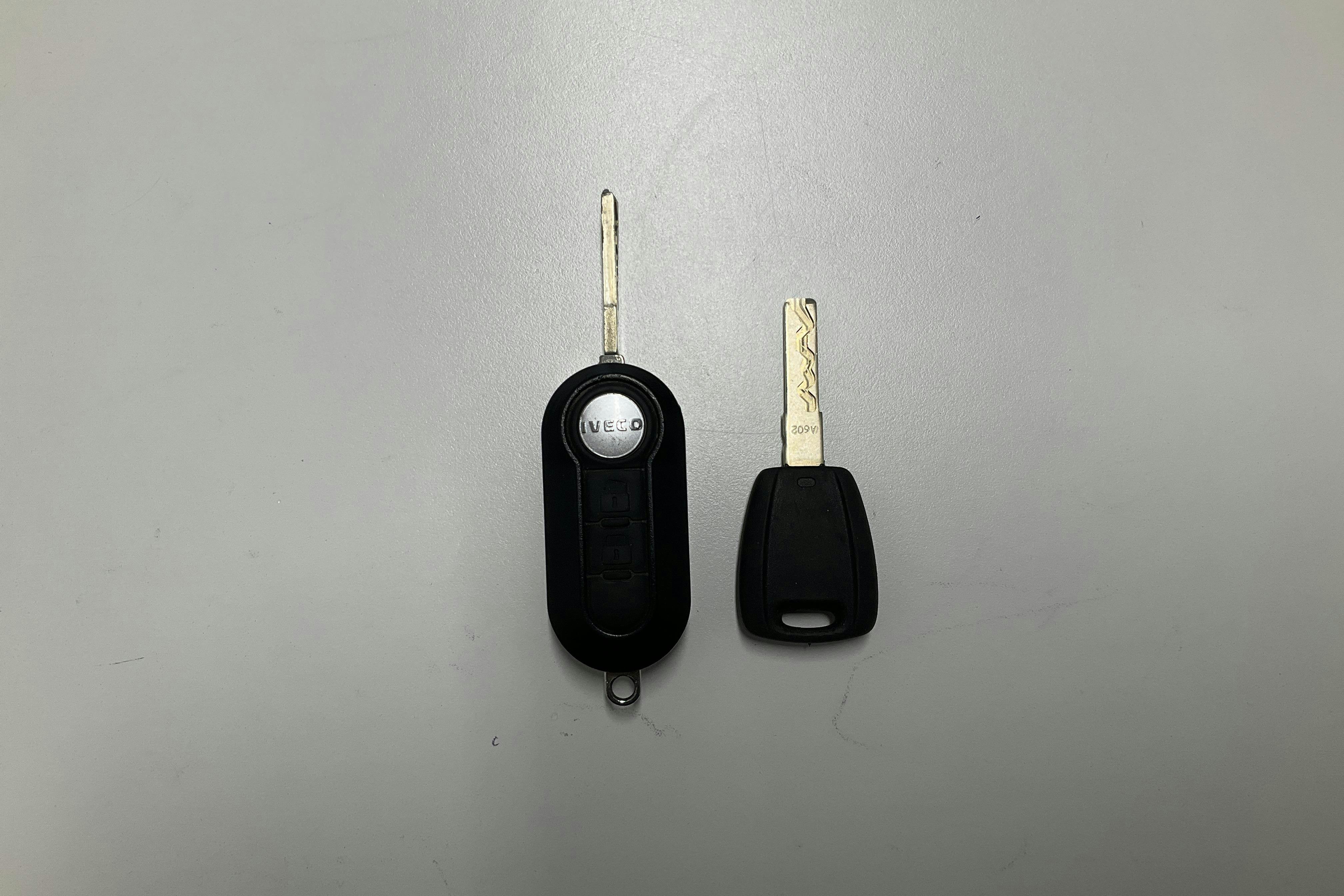 Presentation photo 12 of 12: Iveco Daily 35 3.0 Volymskåp (180hk) - 426 930 km - Automatic - white - 2017