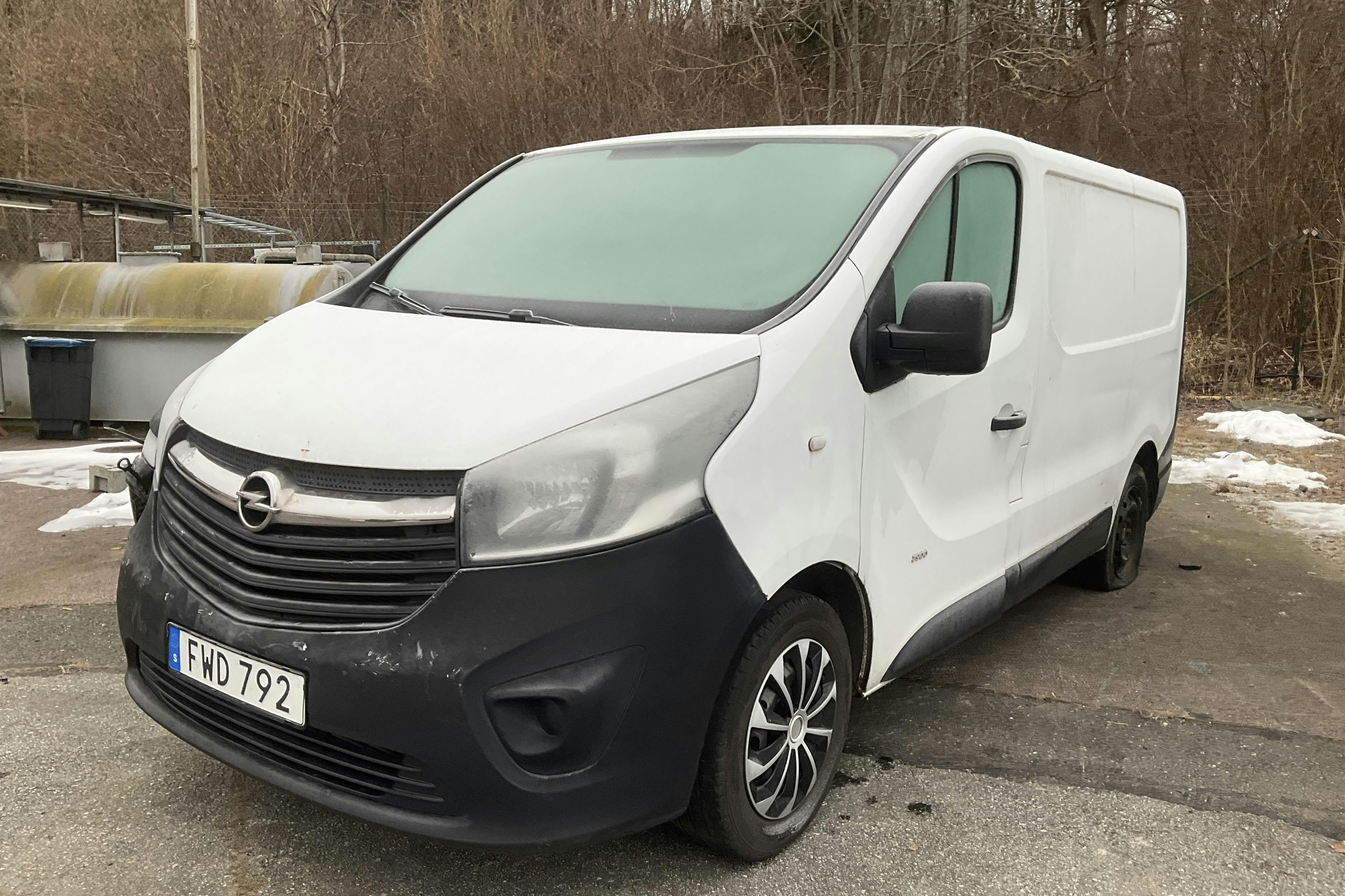 Zdjęcie prezentacyjne 1 z 10: Opel Vivaro 1.6 CDTI (114hk) - 200 270 km - Manualna - biały - 2015