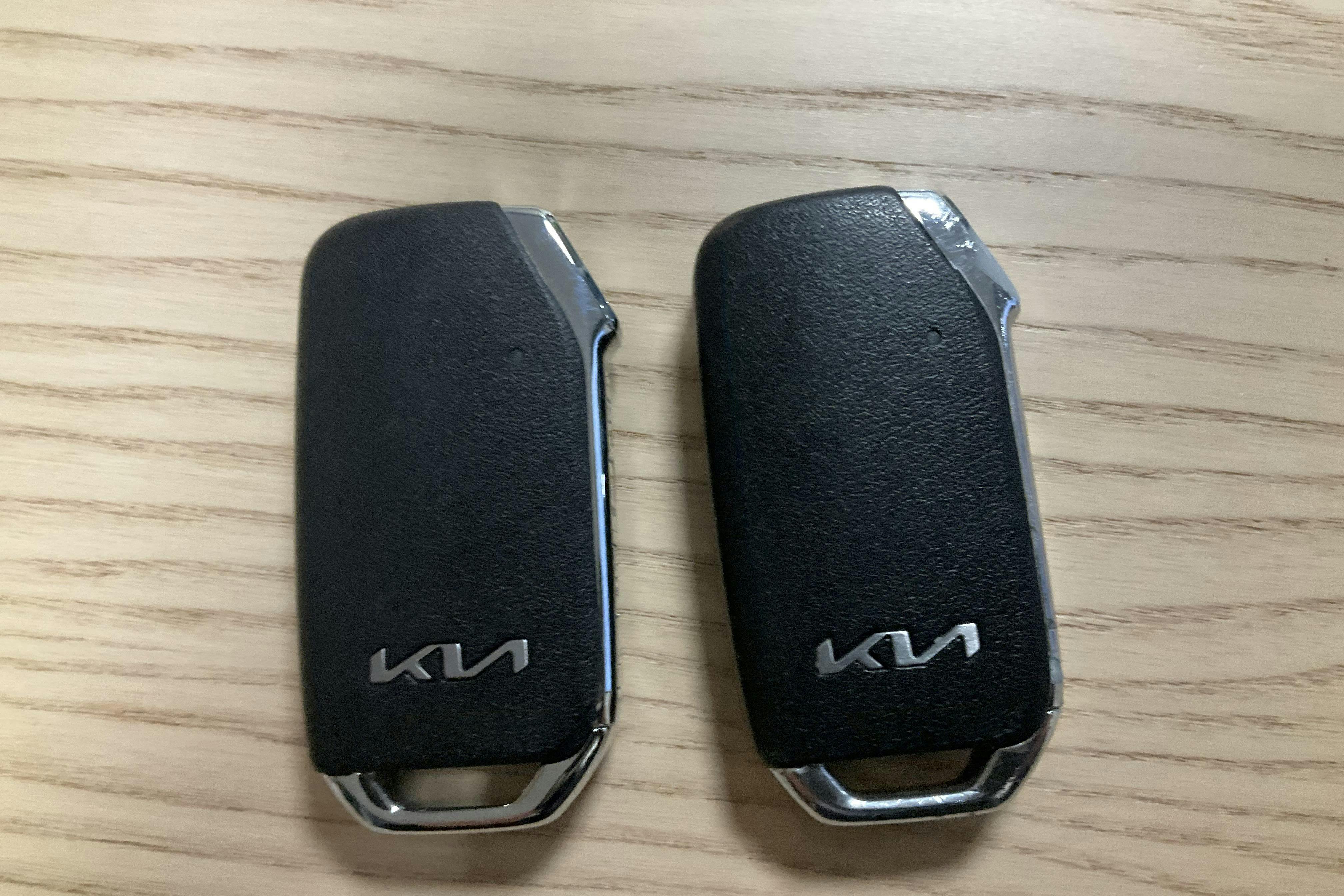 Präsentationsfoto 16 von 16: KIA Niro EV 65kWh (204hk) - 97 260 Kilometer - Verkaufsautomat - Weiß - 2023