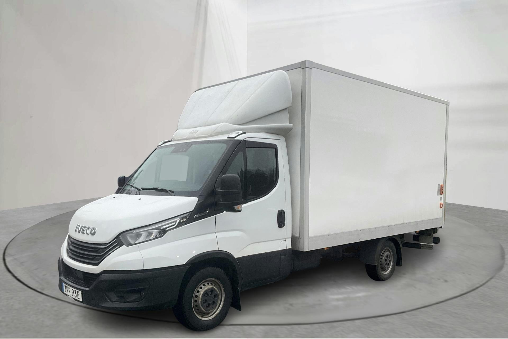 Presentation photo 1 of 13: Iveco Daily 35 2.3 (156hk) - 76 580 km - Automatic - white - 2022