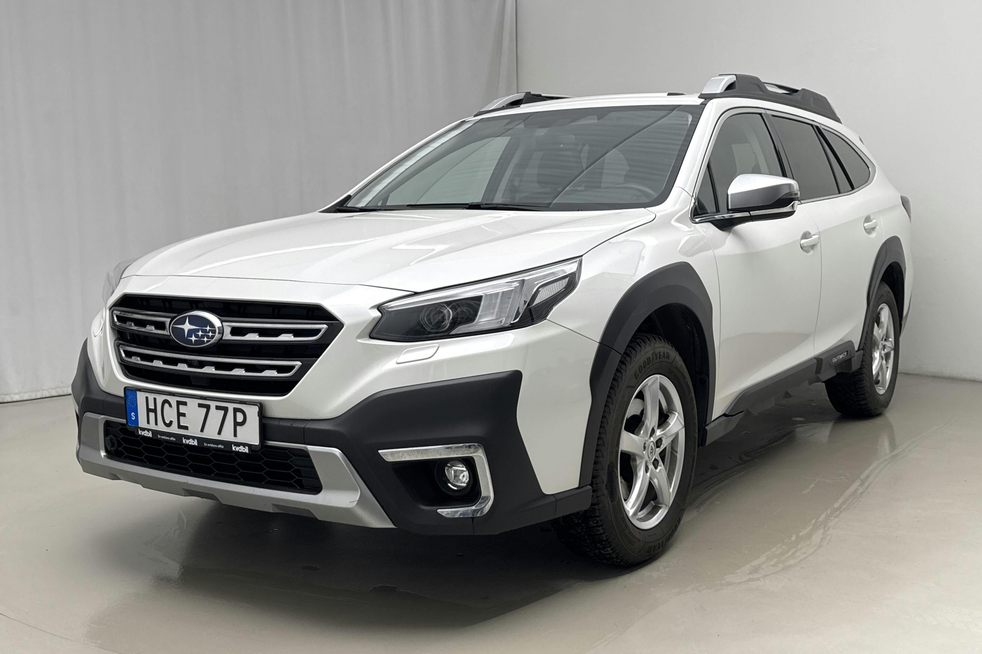 Presentation photo 1 of 24: Subaru Outback 2.5i XFuel 4WD (169hk) - 98 980 km - Automatic - white - 2022