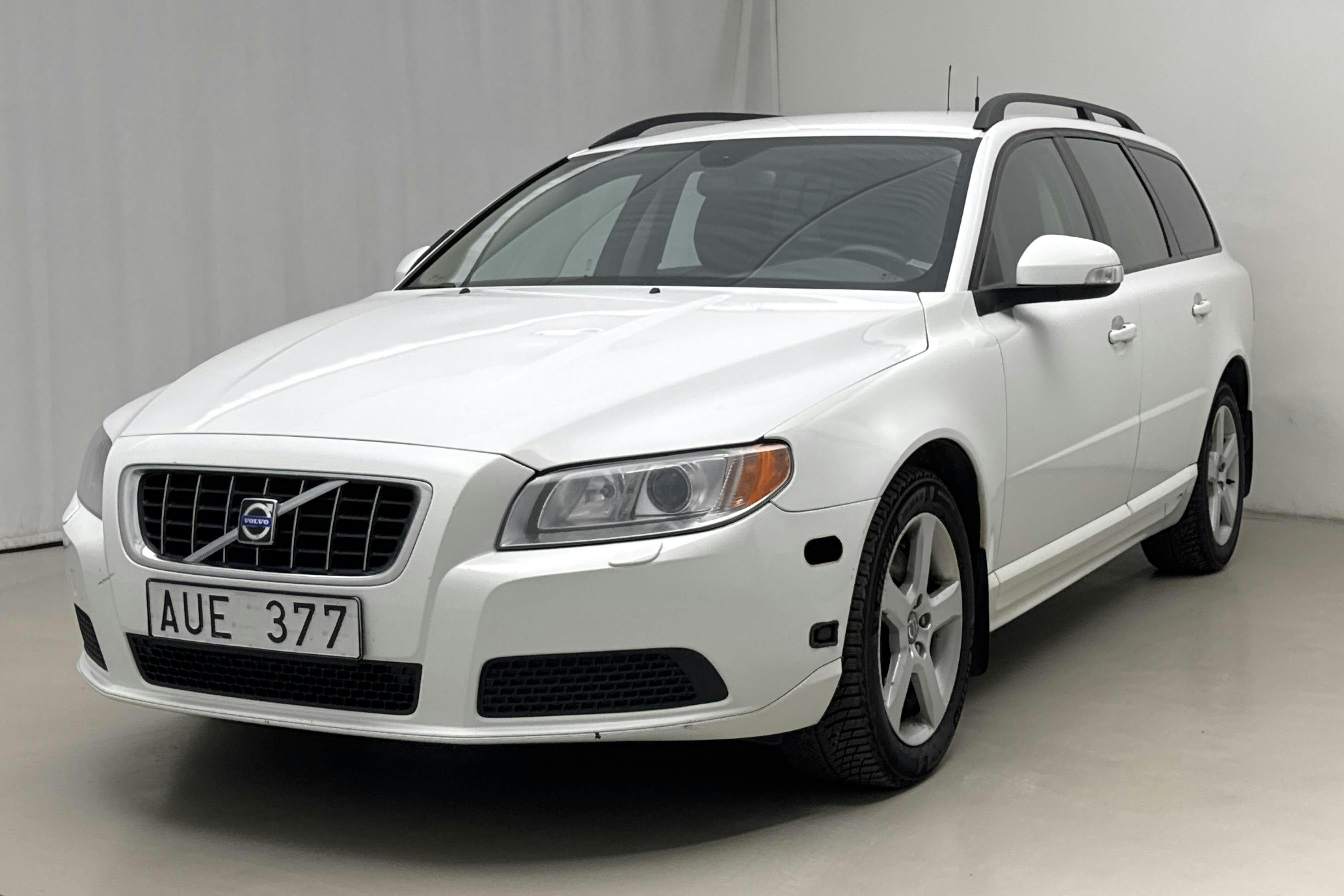 Presentation photo 1 of 18: Volvo V70 II T6 AWD (285hk) - 217 580 km - Automatic - white - 2008