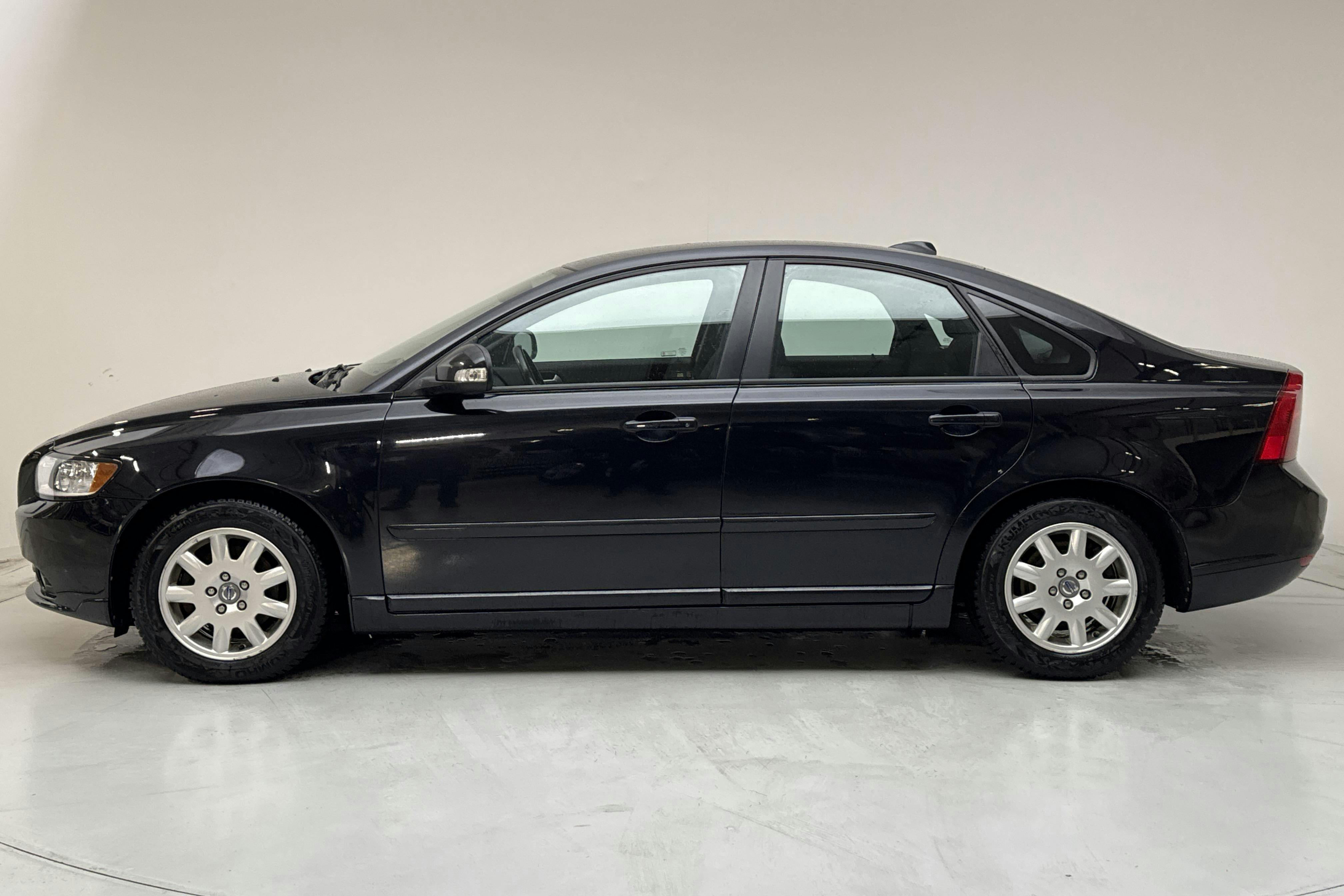 Presentation photo 2 of 13: Volvo S40 1.6D DRIVe (109hk) - 247 130 km - Manual - black - 2010